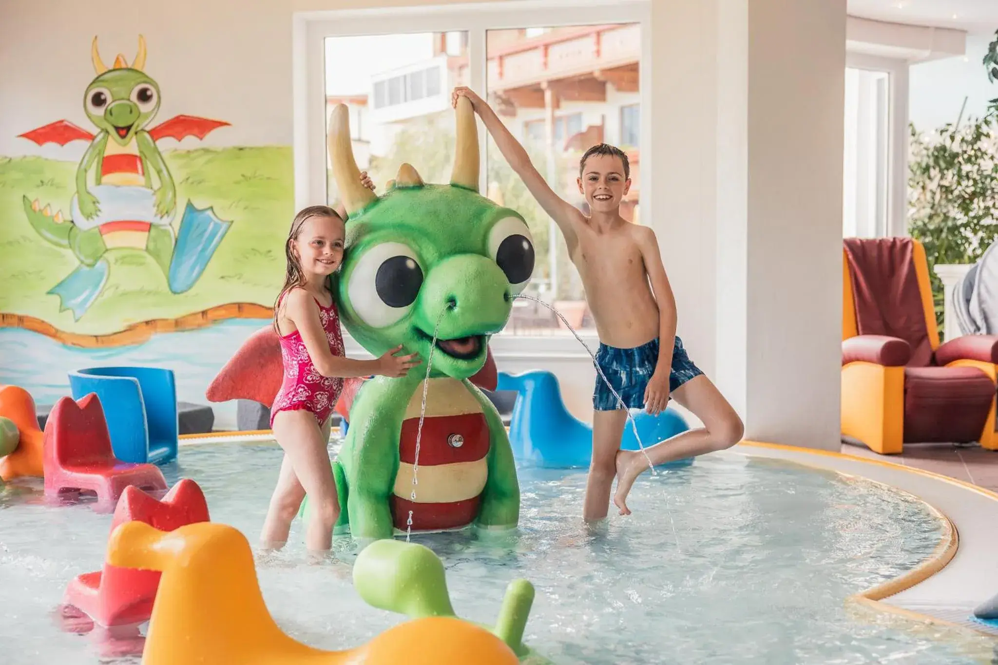 Swimming pool, Children in Alpenpark Resort Superior