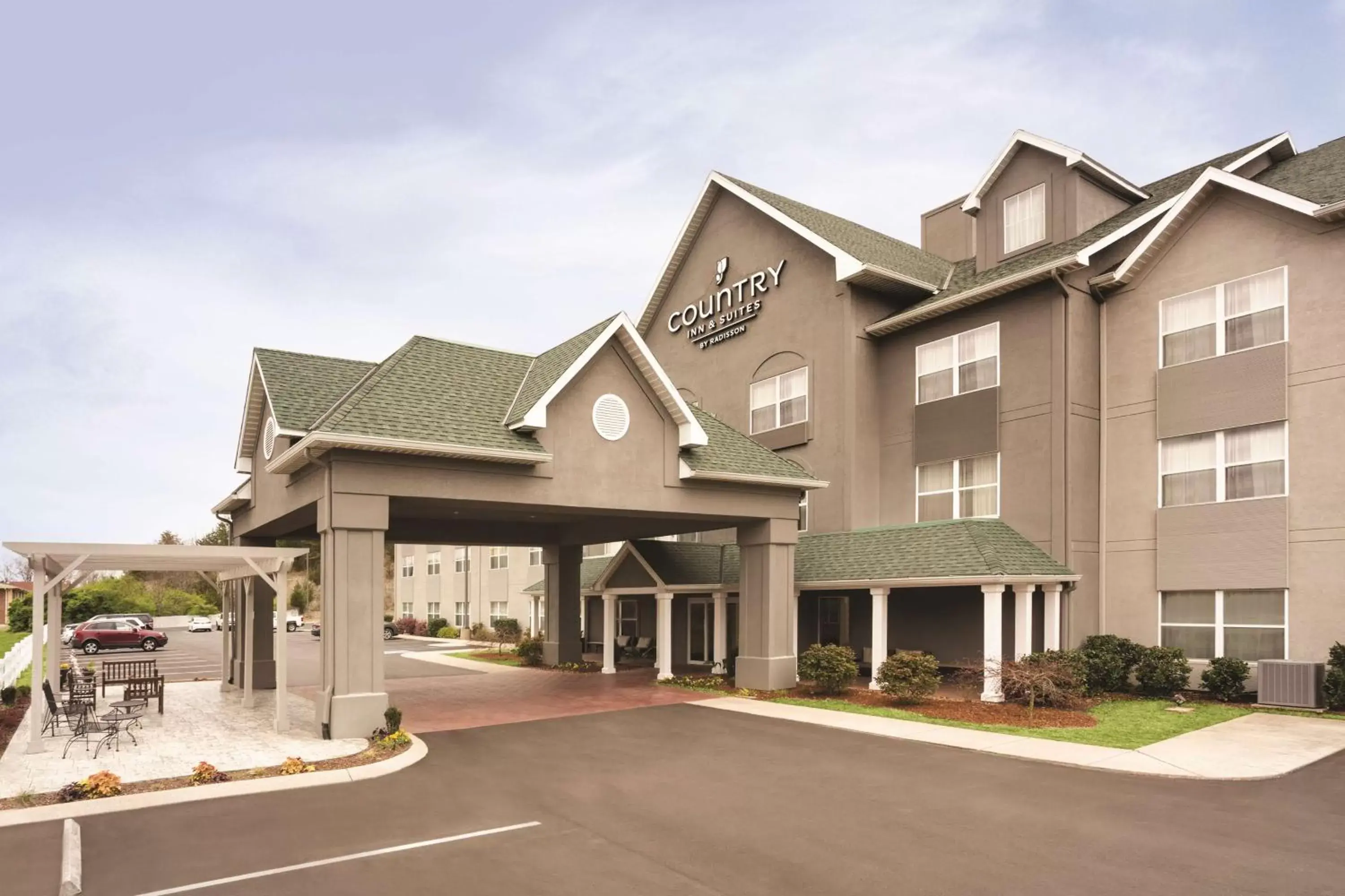 Property building in Country Inn & Suites by Radisson, Chattanooga-Lookout Mountain