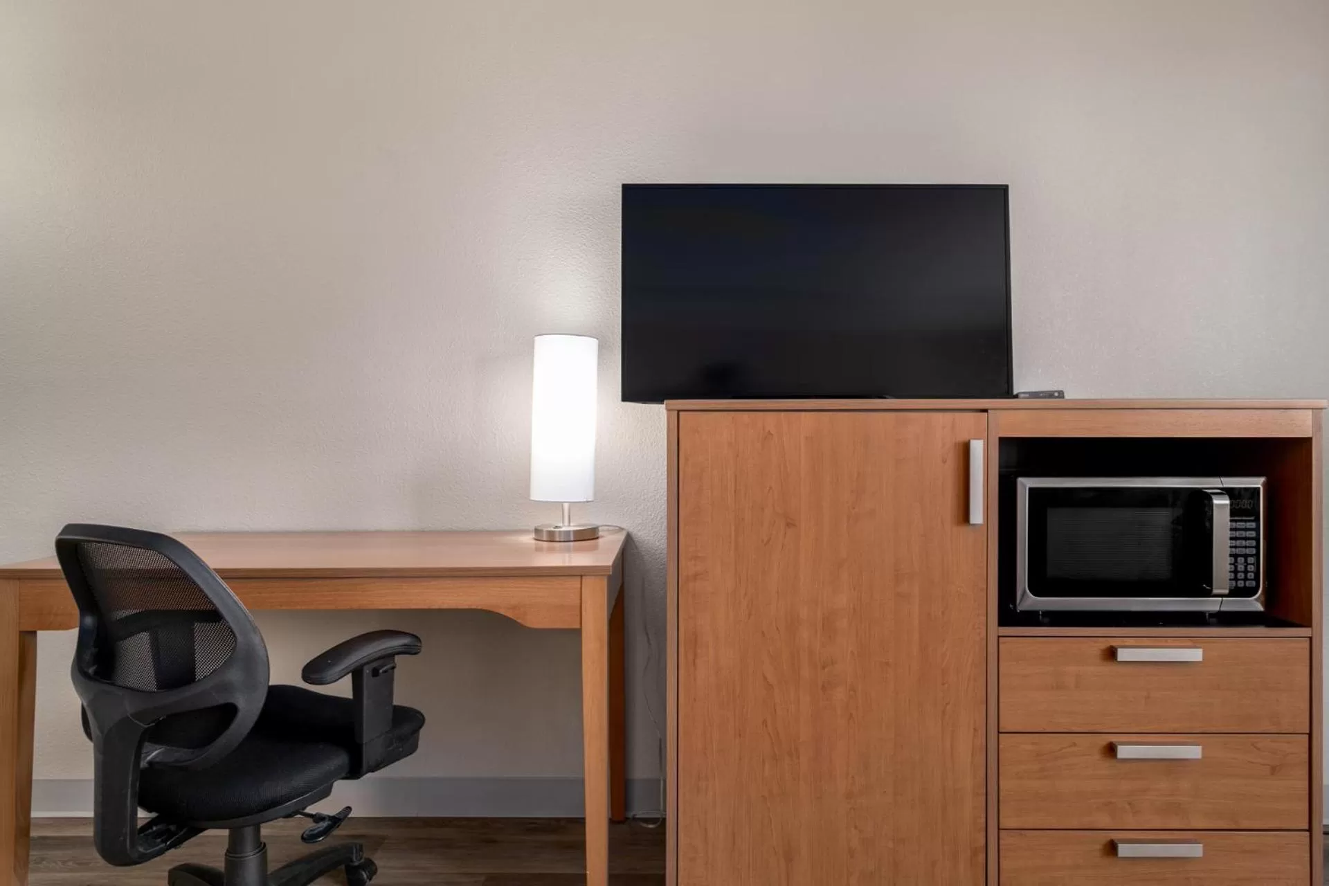 TV and multimedia in Nevada Flats Hotel