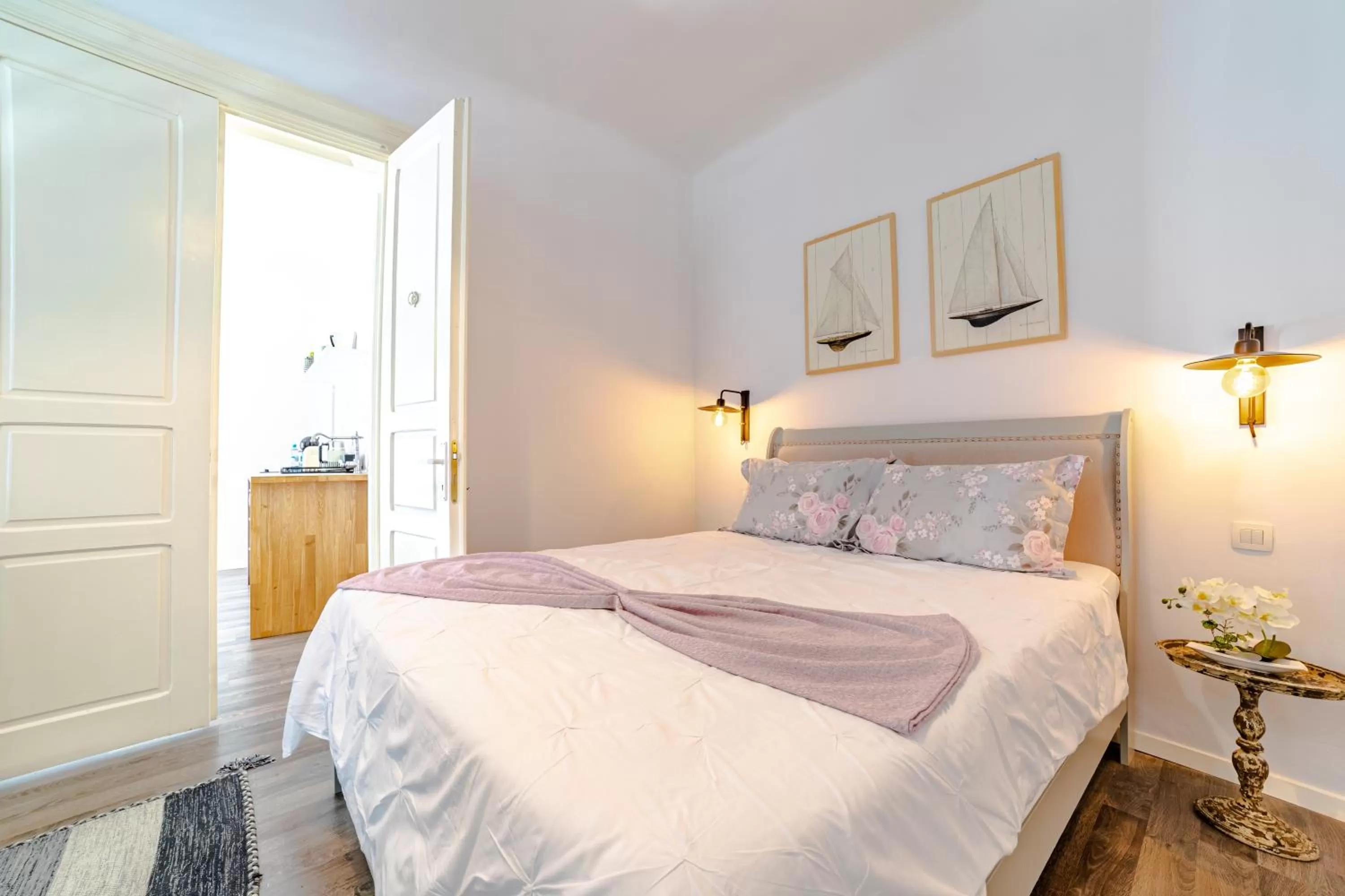 Bedroom, Bed in ALBERT RESIDENCE Brasov with complimentary parking and 10 percent Food and Drinks