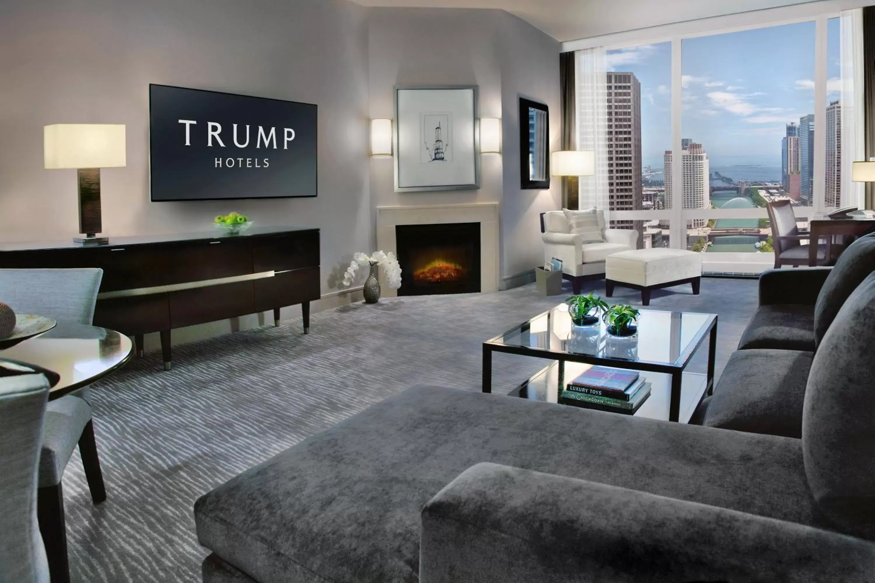 Living room in Trump International Hotel & Tower Chicago
