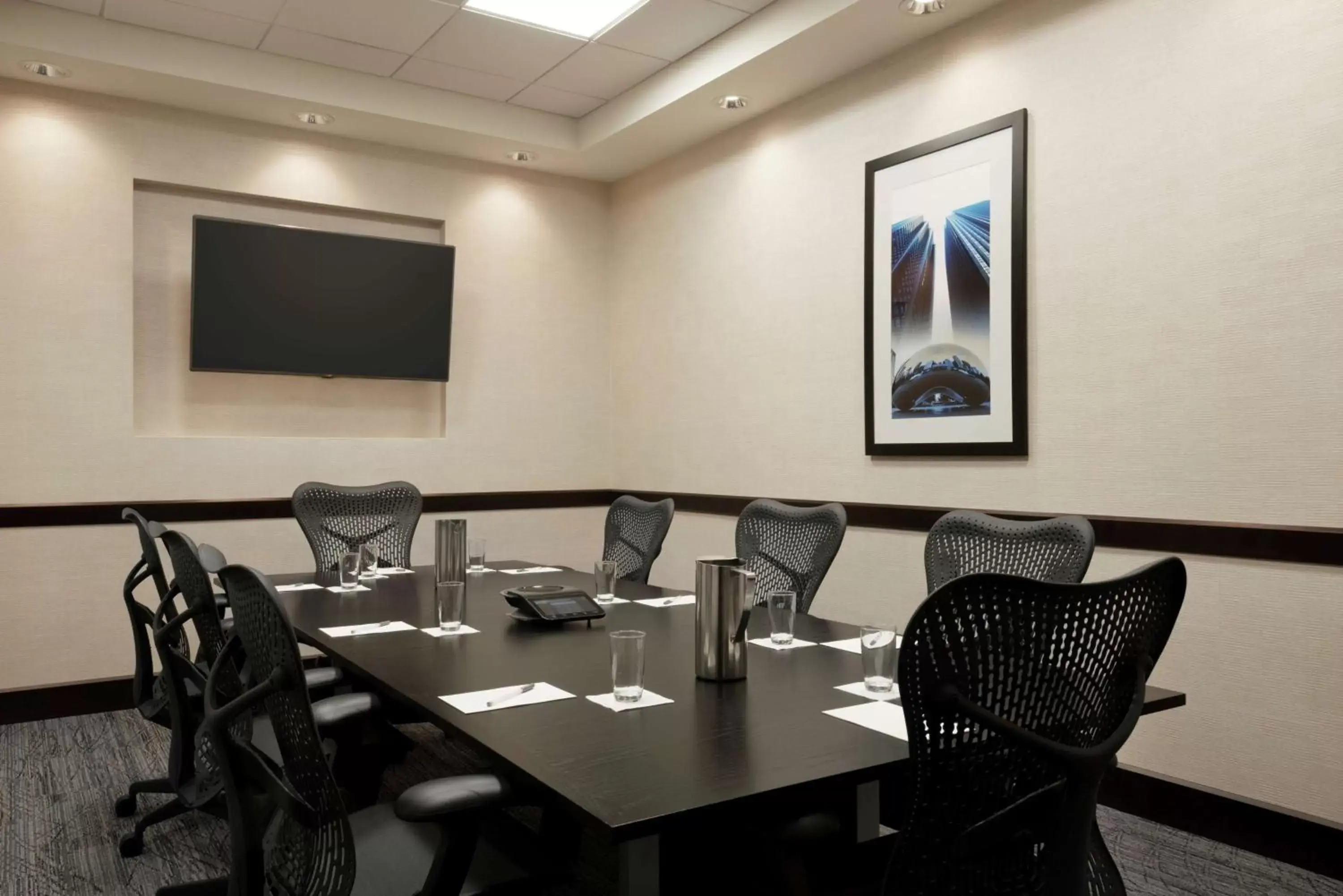 Meeting/conference room in Hampton Inn & Suites Rosemont Chicago O'Hare