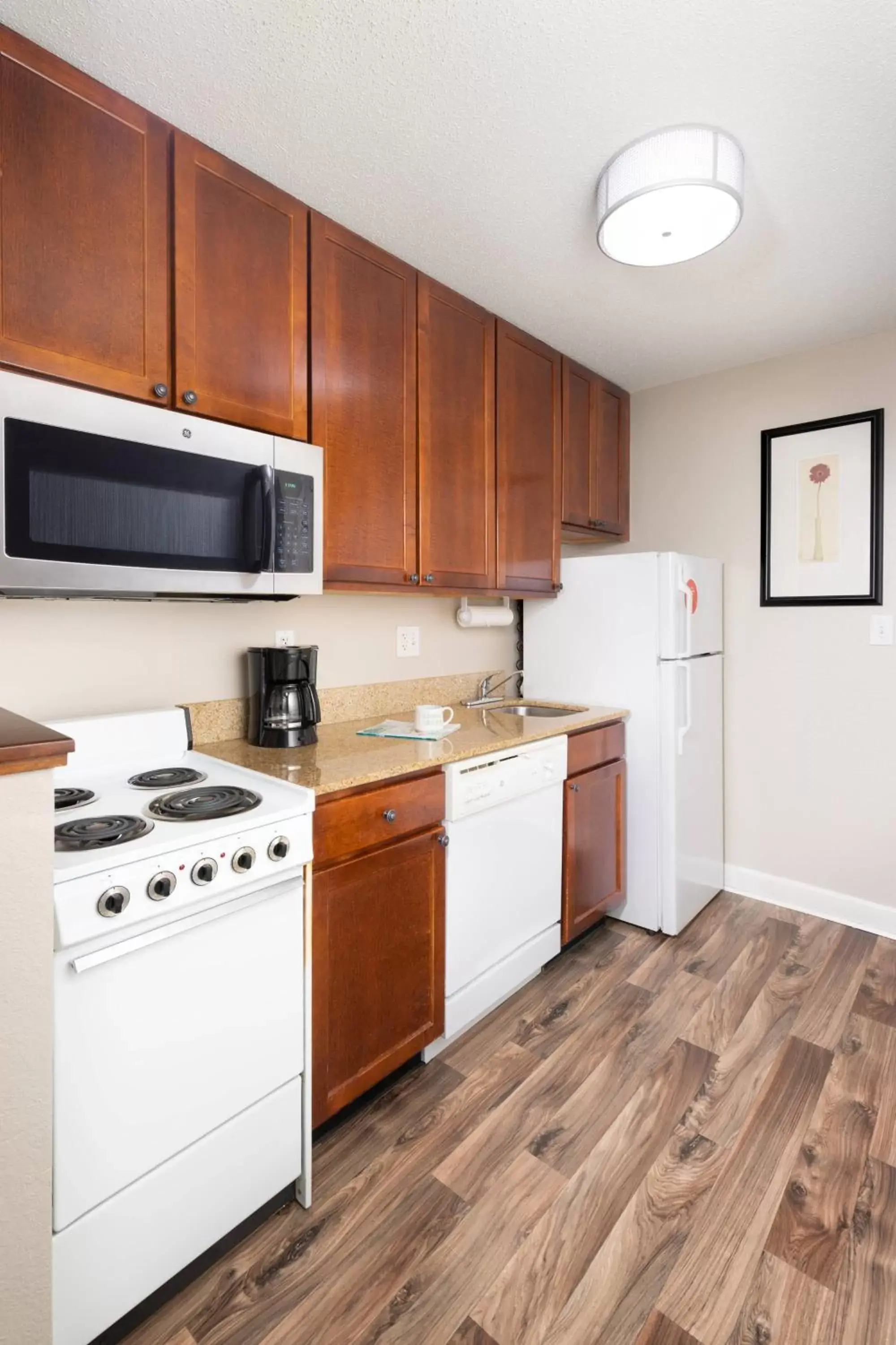 Kitchen or kitchenette, Kitchen/Kitchenette in TownePlace Suites Bowie Town Center