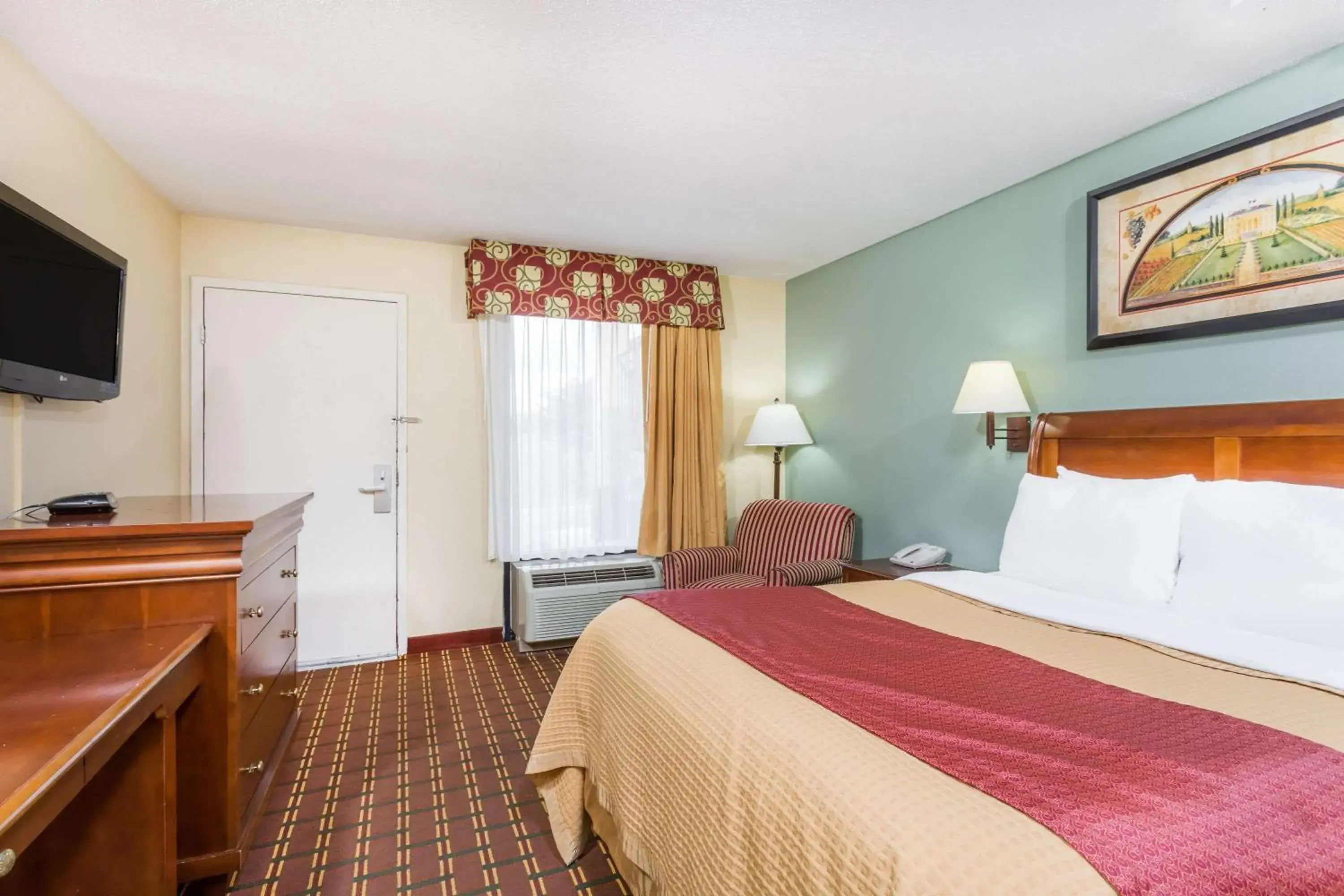 King Room - Non-Smoking in Days Inn by Wyndham Orangeburg King Room - Non-Smoking in Days Inn by Wyndham Orangeburg