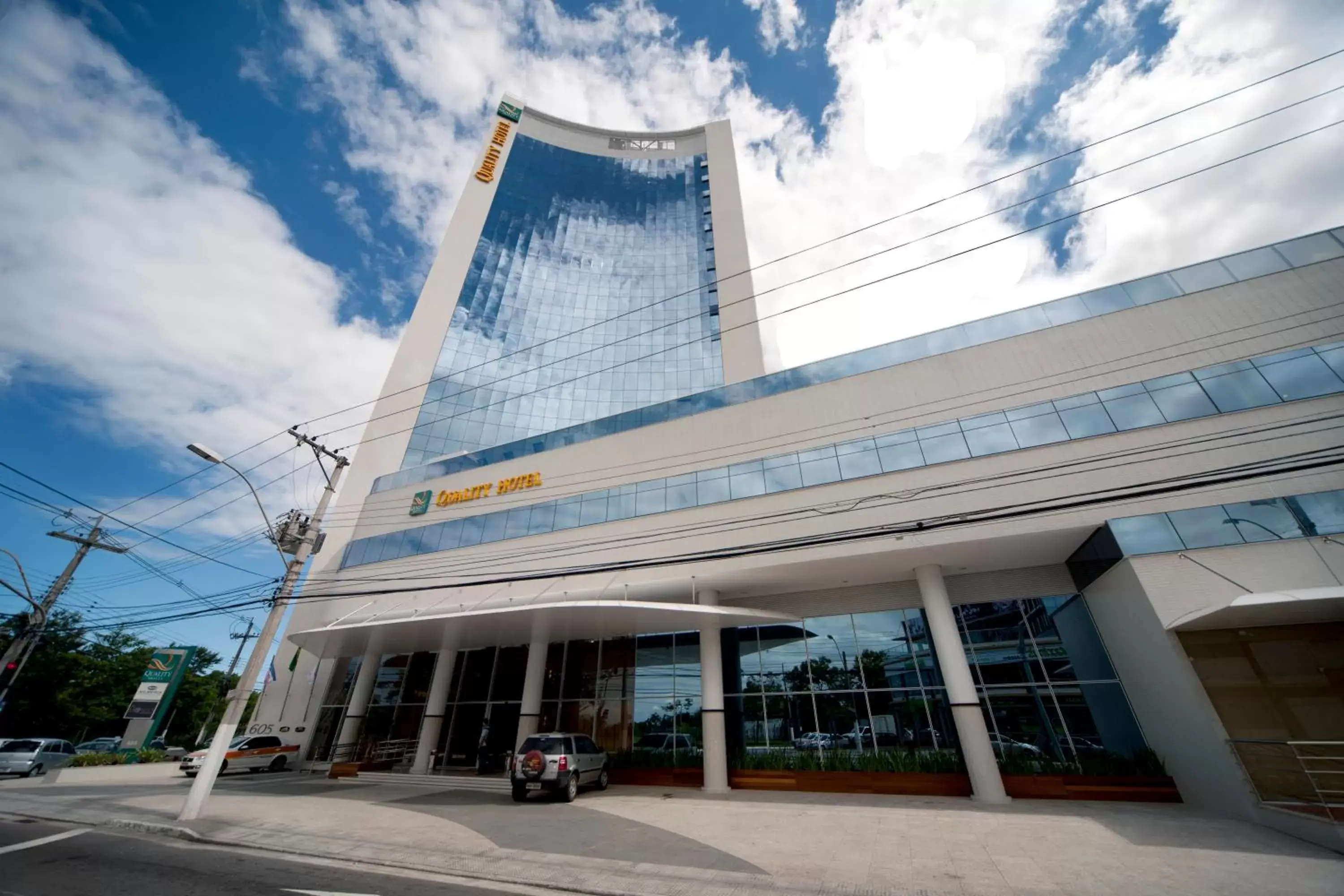 Facade/entrance, Property Building in Quality Hotel Vitória