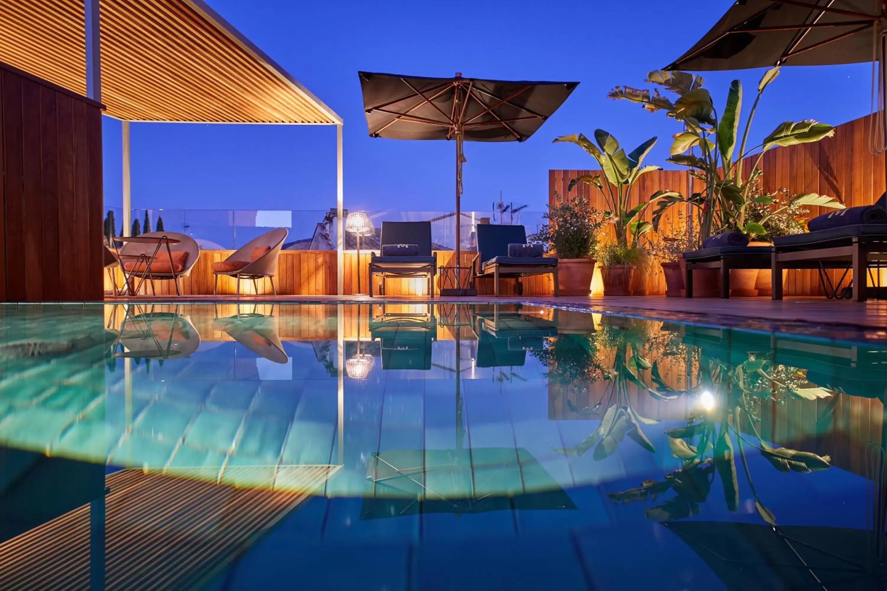 Solarium, Swimming Pool in Mon Boutique Hotel