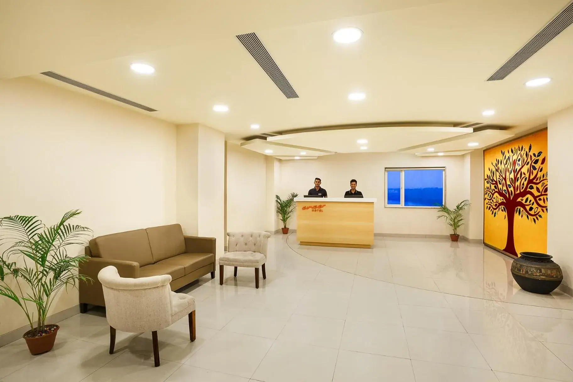 Staff, Lobby/Reception in Ginger Vapi