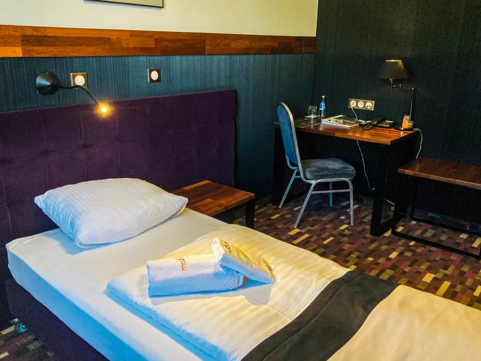 Other, Bed in Hotel Modus