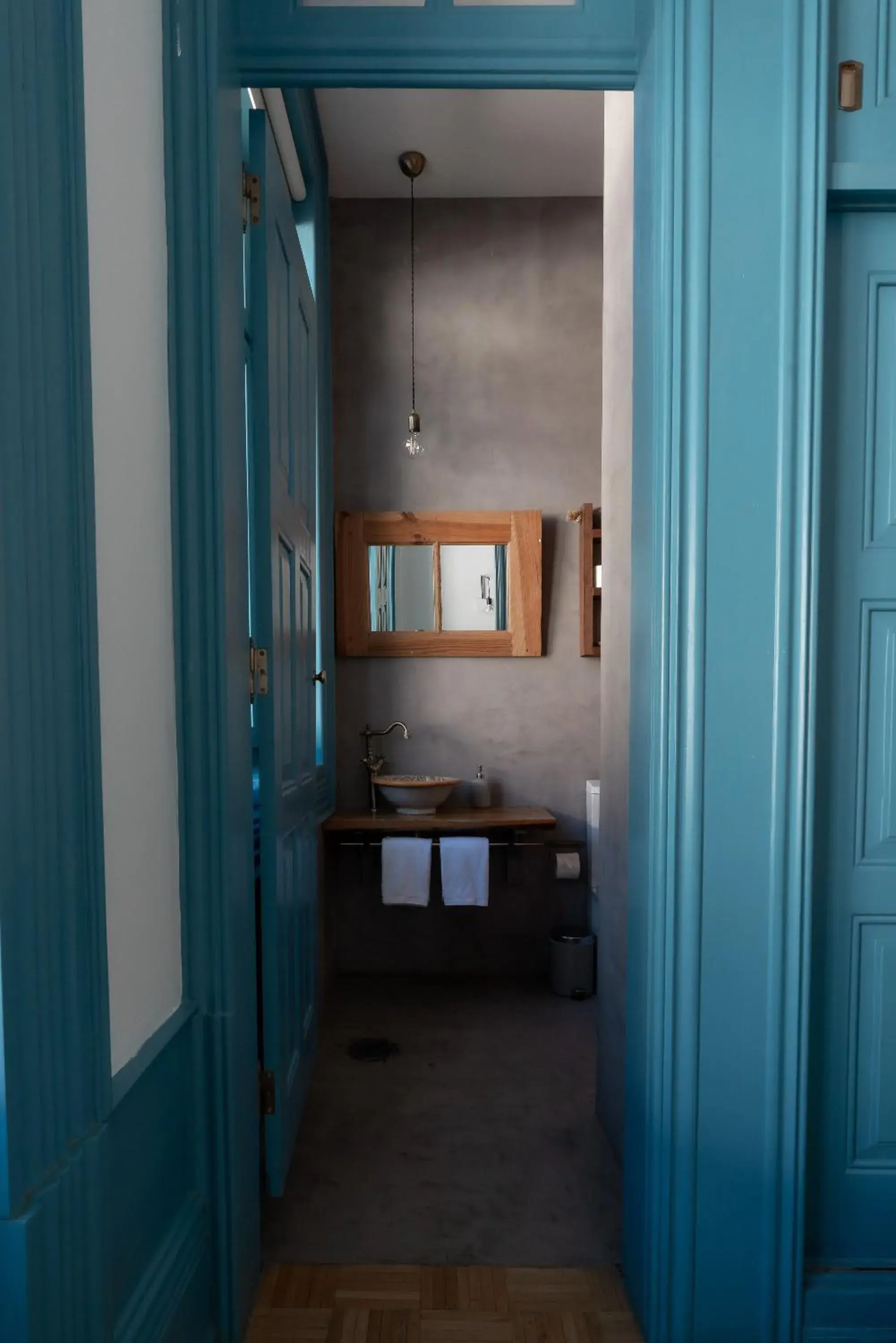 Shower, Bathroom in Des Arts Hostel and Suites