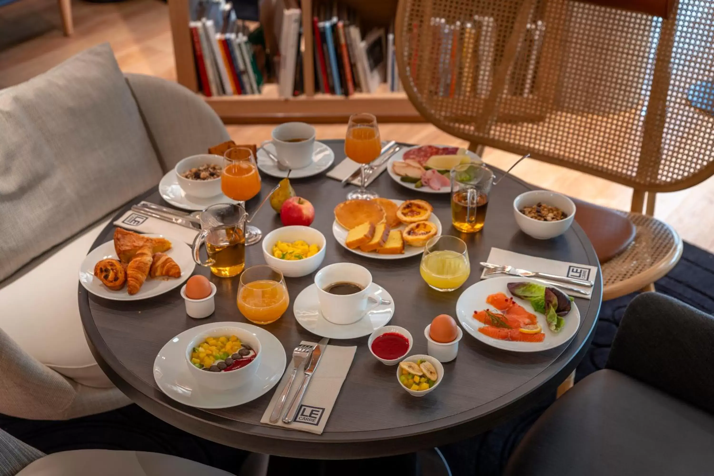 Continental breakfast in Hôtel Villa KOEGUI Bayonne