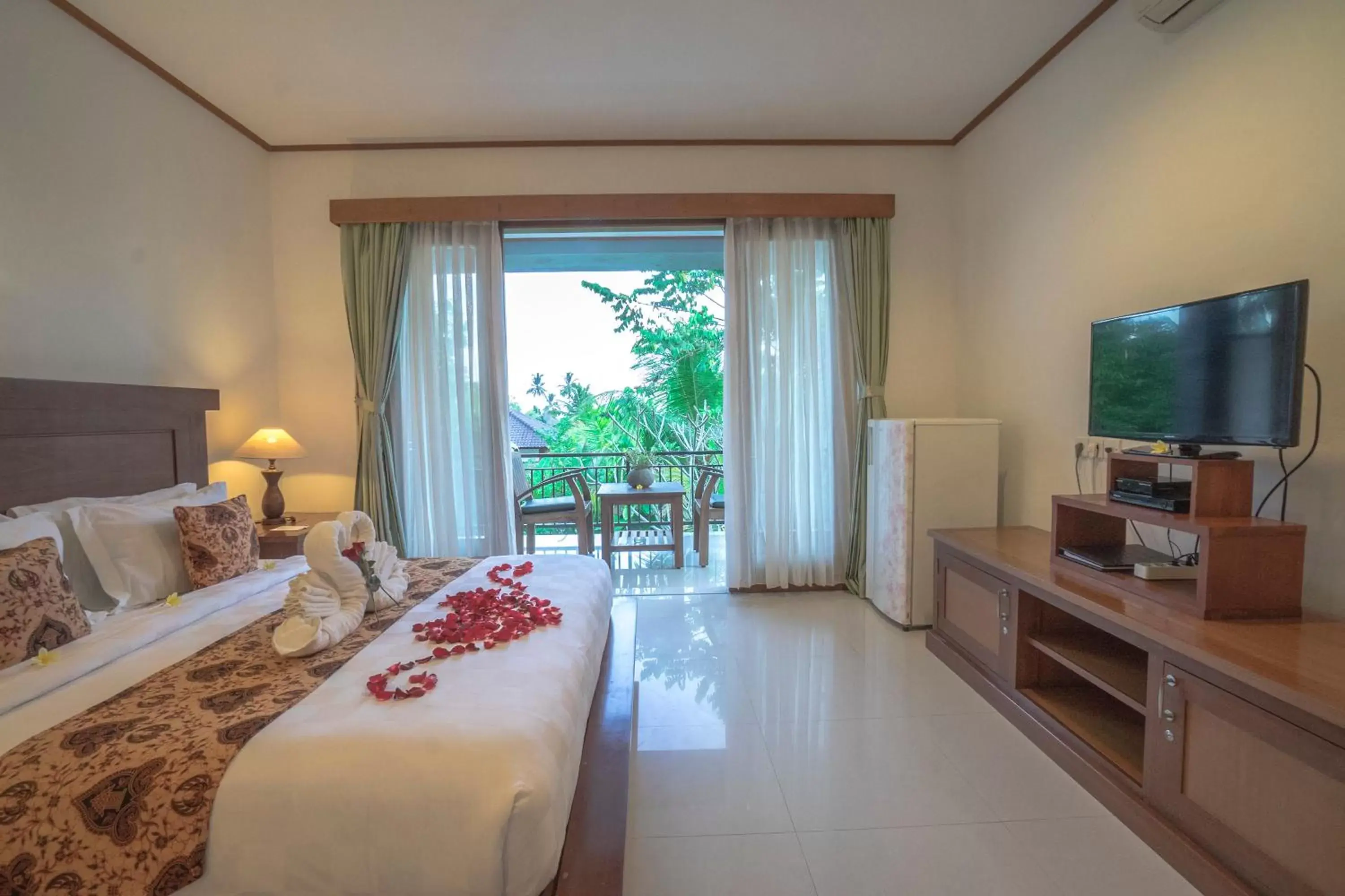 Photo of the whole room in Gita Maha Ubud Hotel by Mahaputra-CHSE Certified