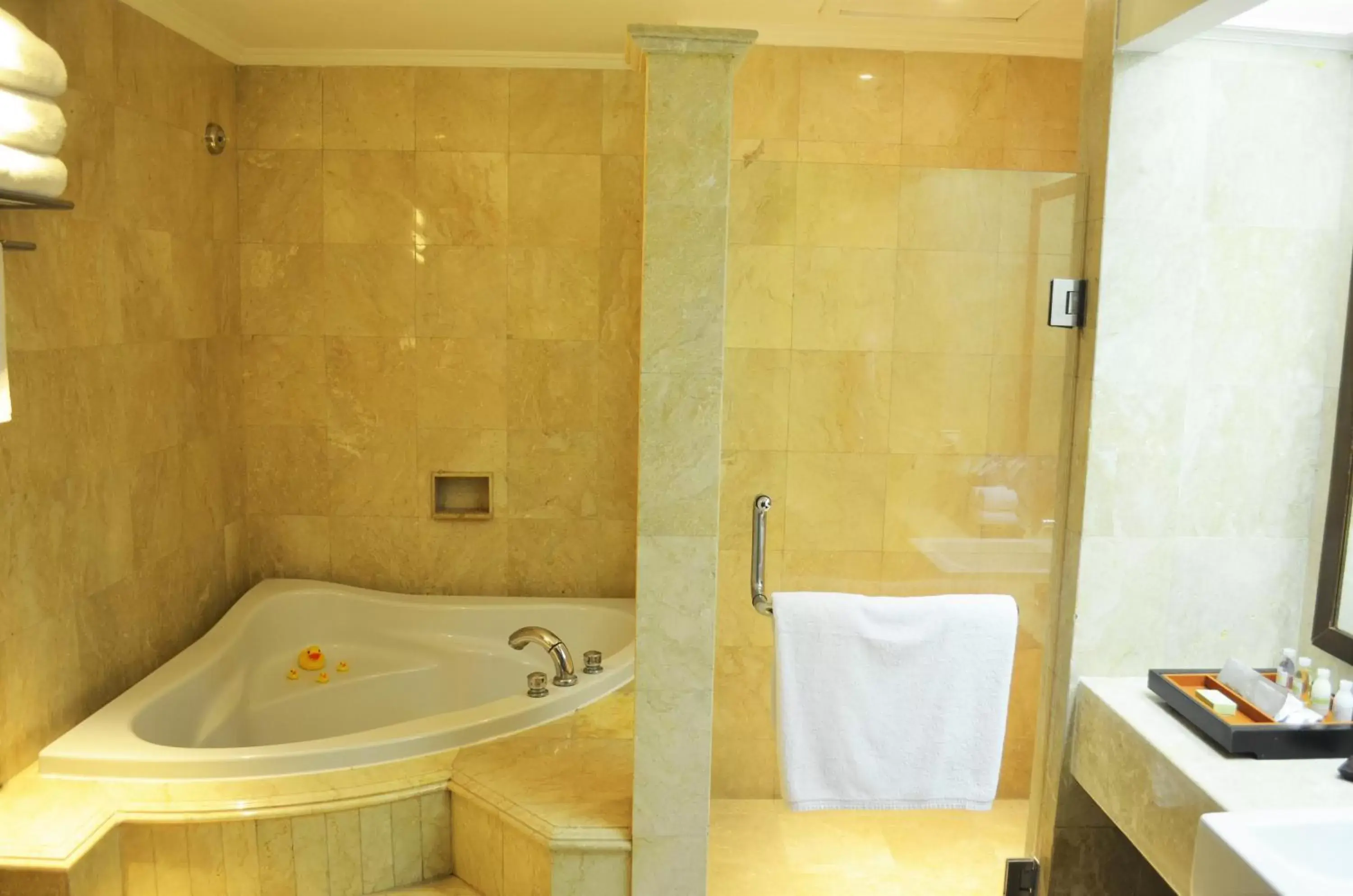 Bathroom in Hotel Nikko Bali Benoa Beach