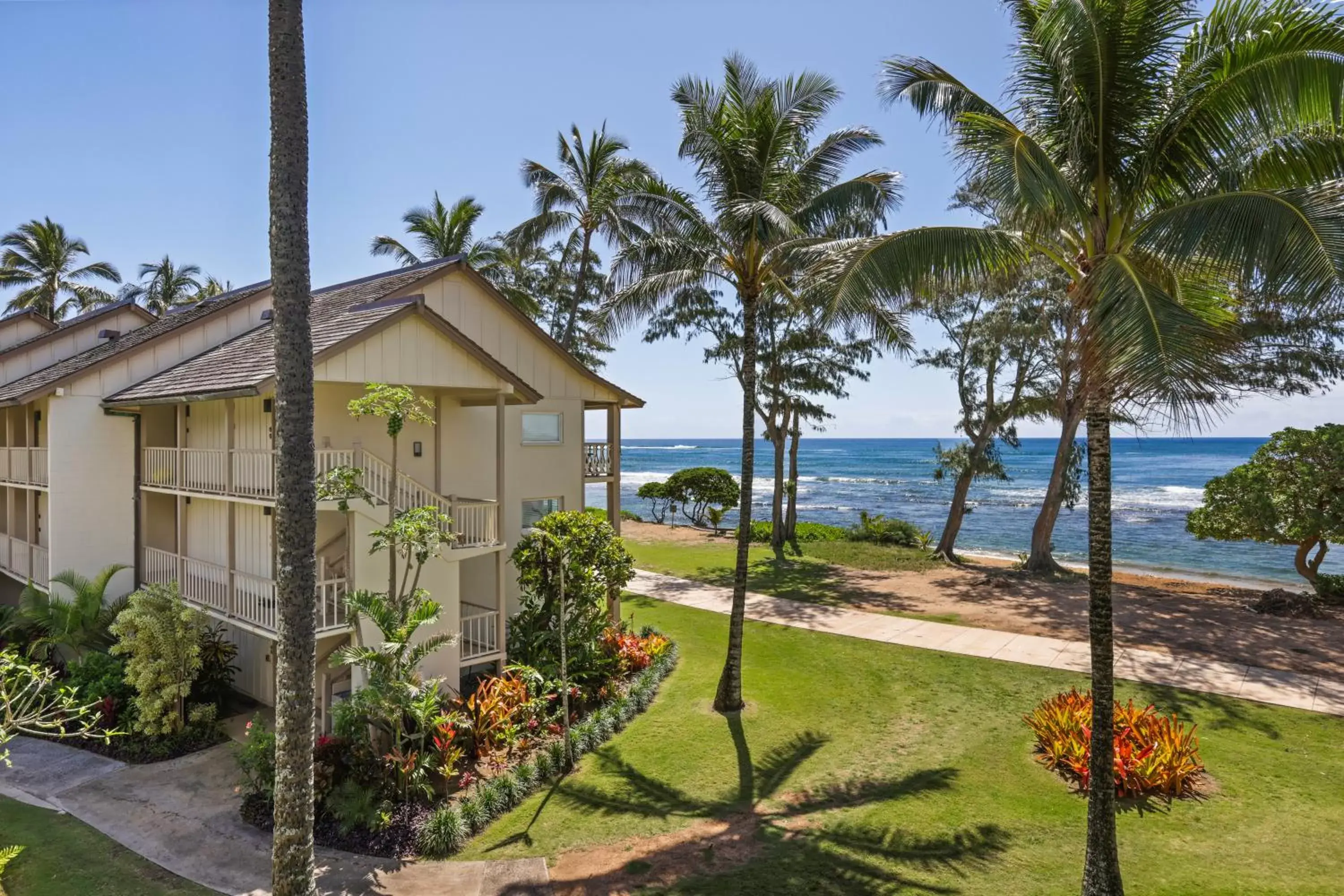 Property building in Aston Islander On The Beach