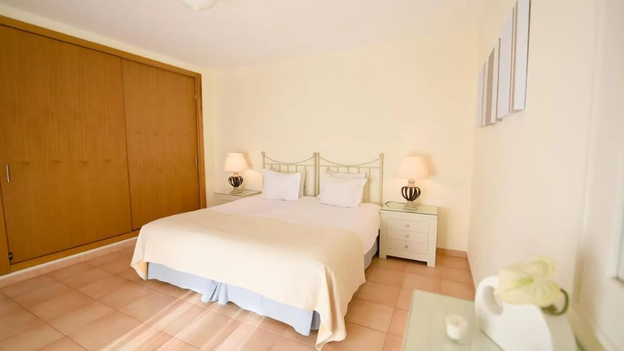 Bed in Estrela da Luz Resort