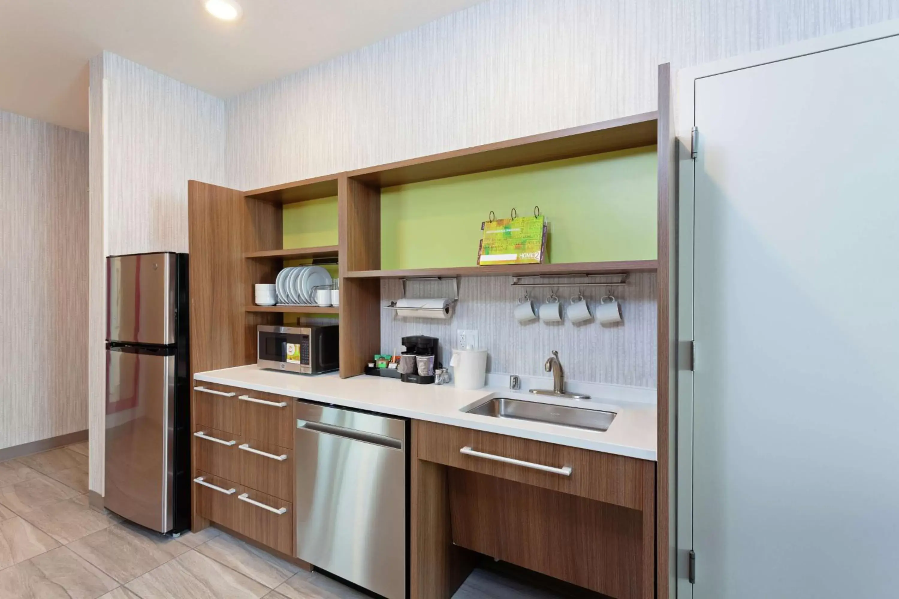 Kitchen or kitchenette, Kitchen/Kitchenette in Home2 Suites By Hilton Temecula