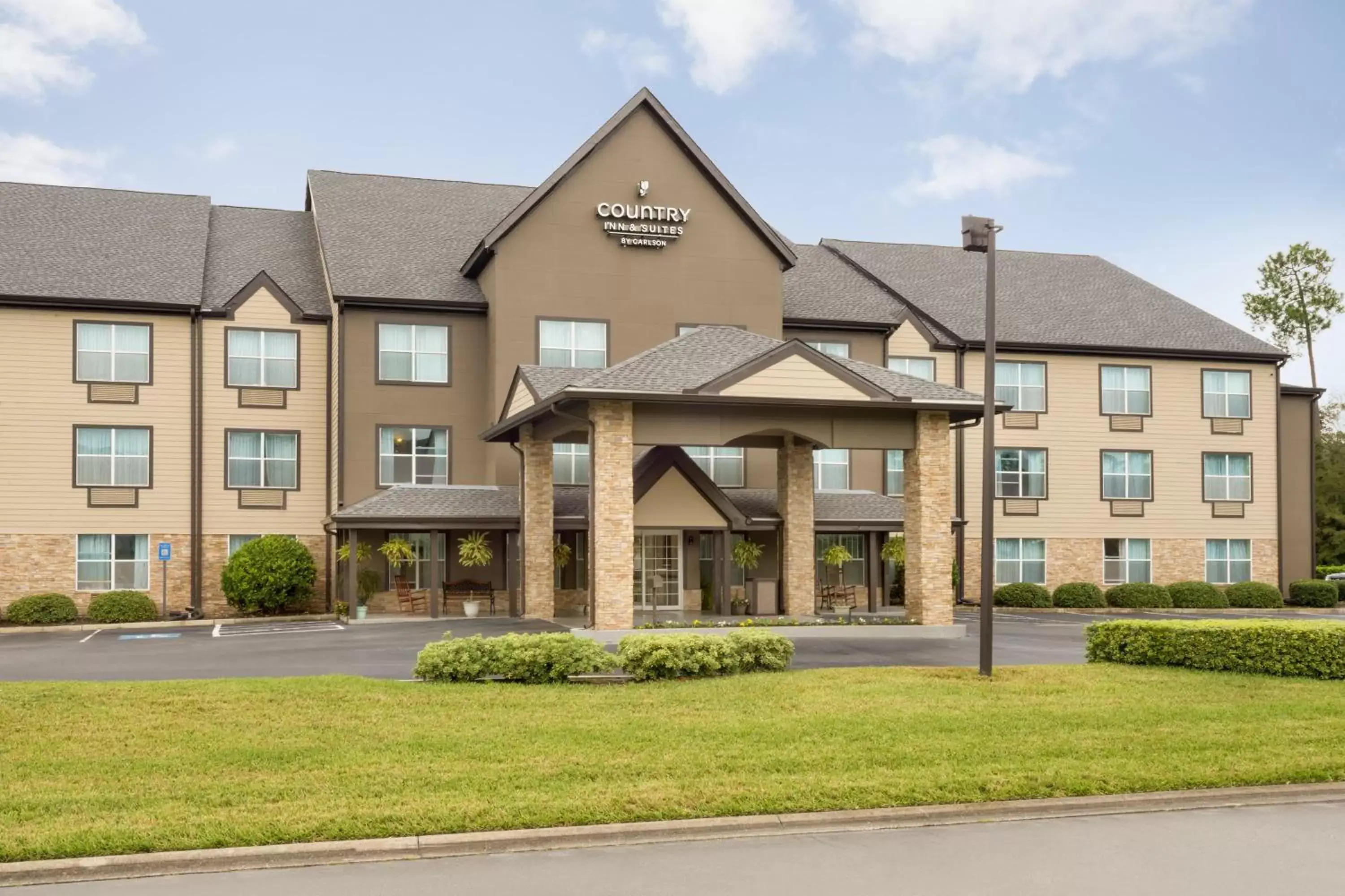 Facade/entrance, Property Building in Country Inn & Suites by Radisson, Kingsland, GA