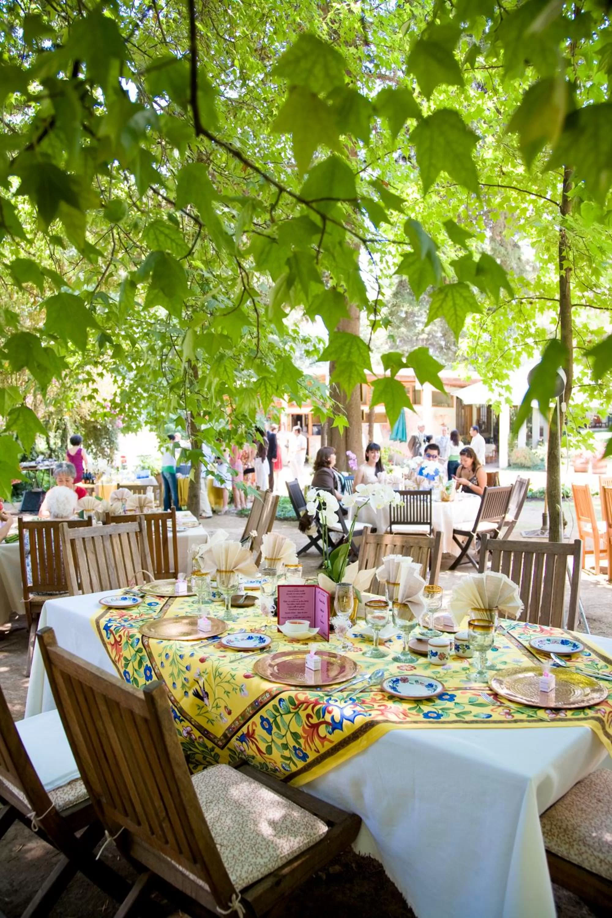 Restaurant/places to eat in Hotel Rancho San Cayetano