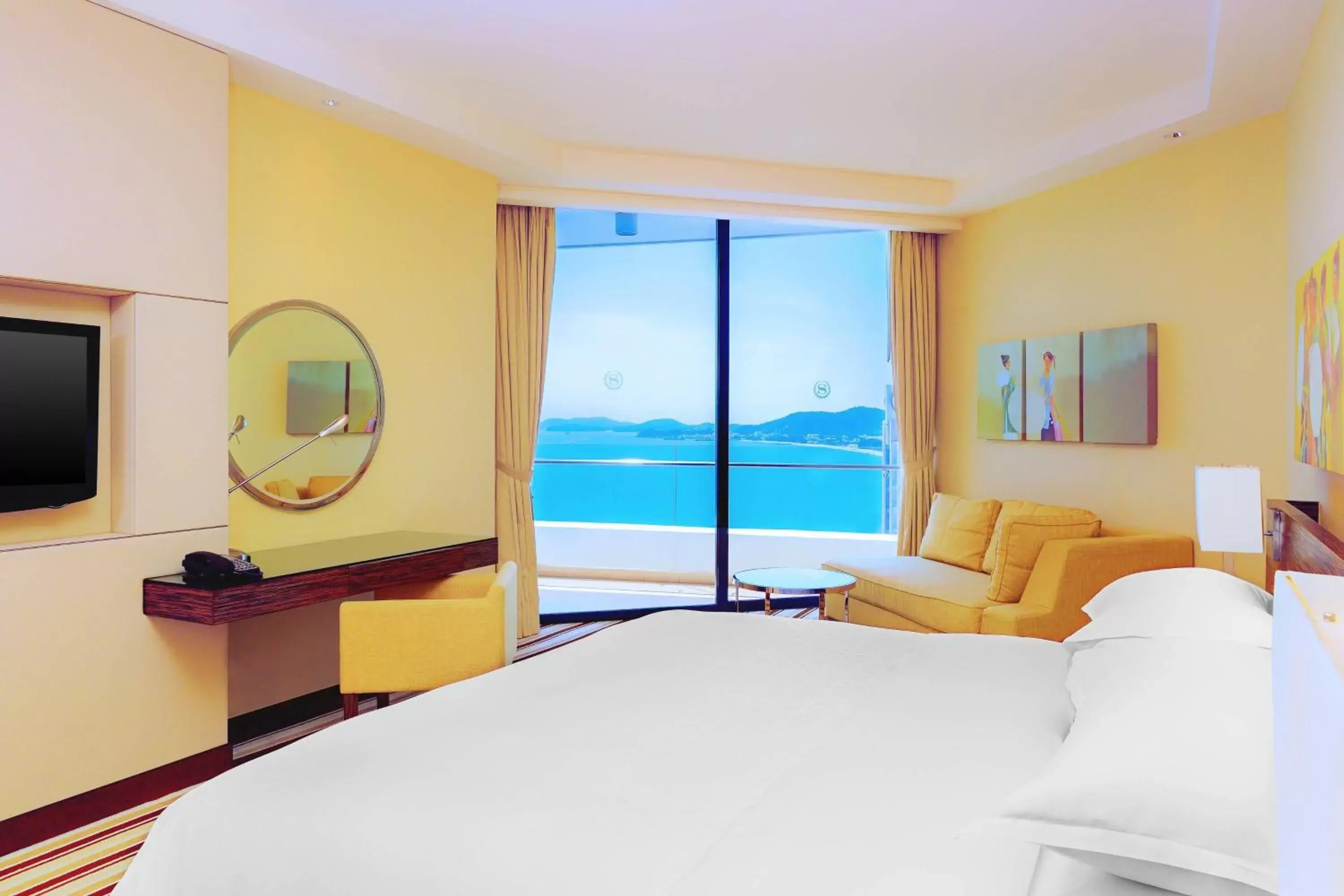 Bedroom in Sheraton Nha Trang Hotel & Spa