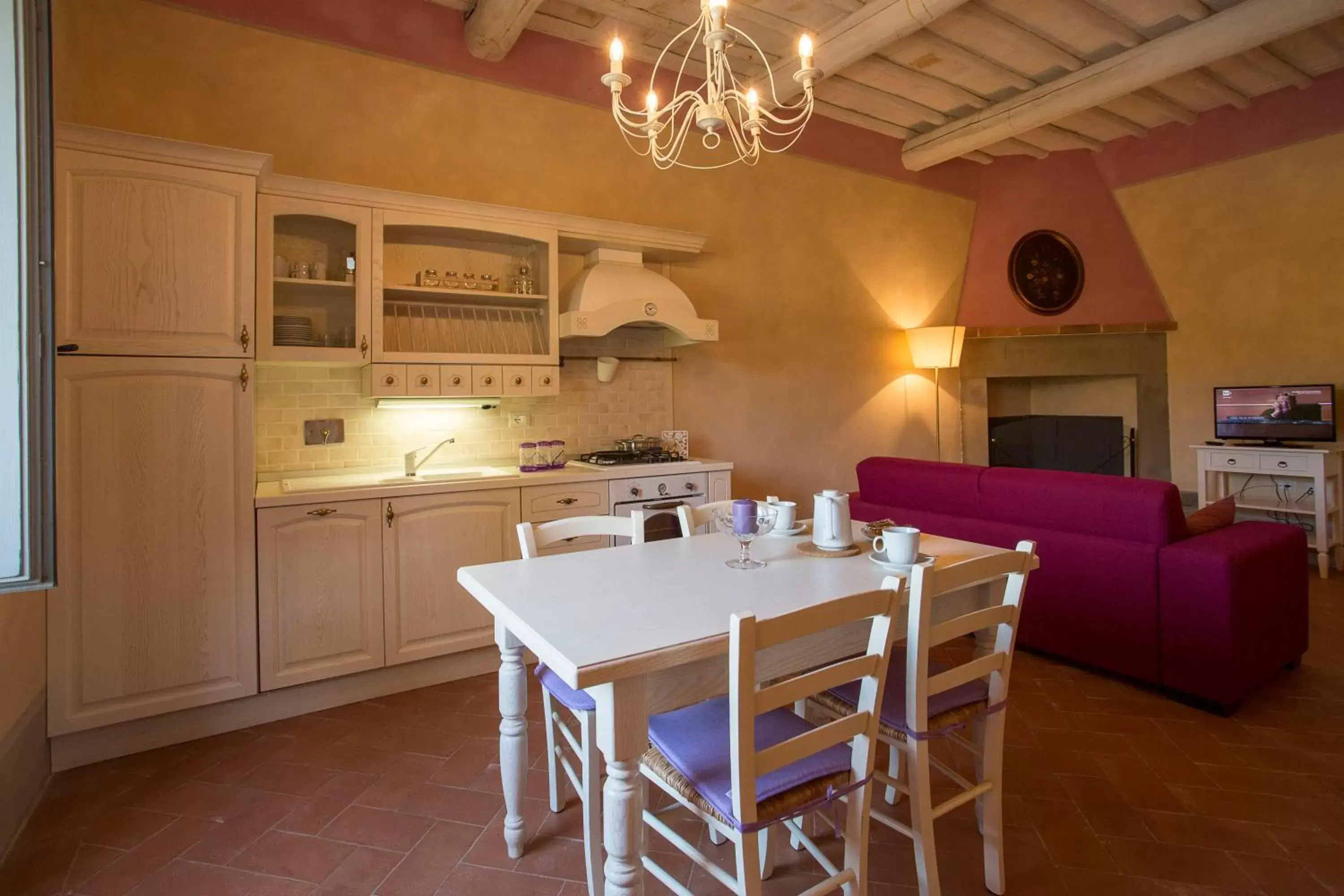 Kitchen or kitchenette, Dining Area in Podere San Pietro Resort