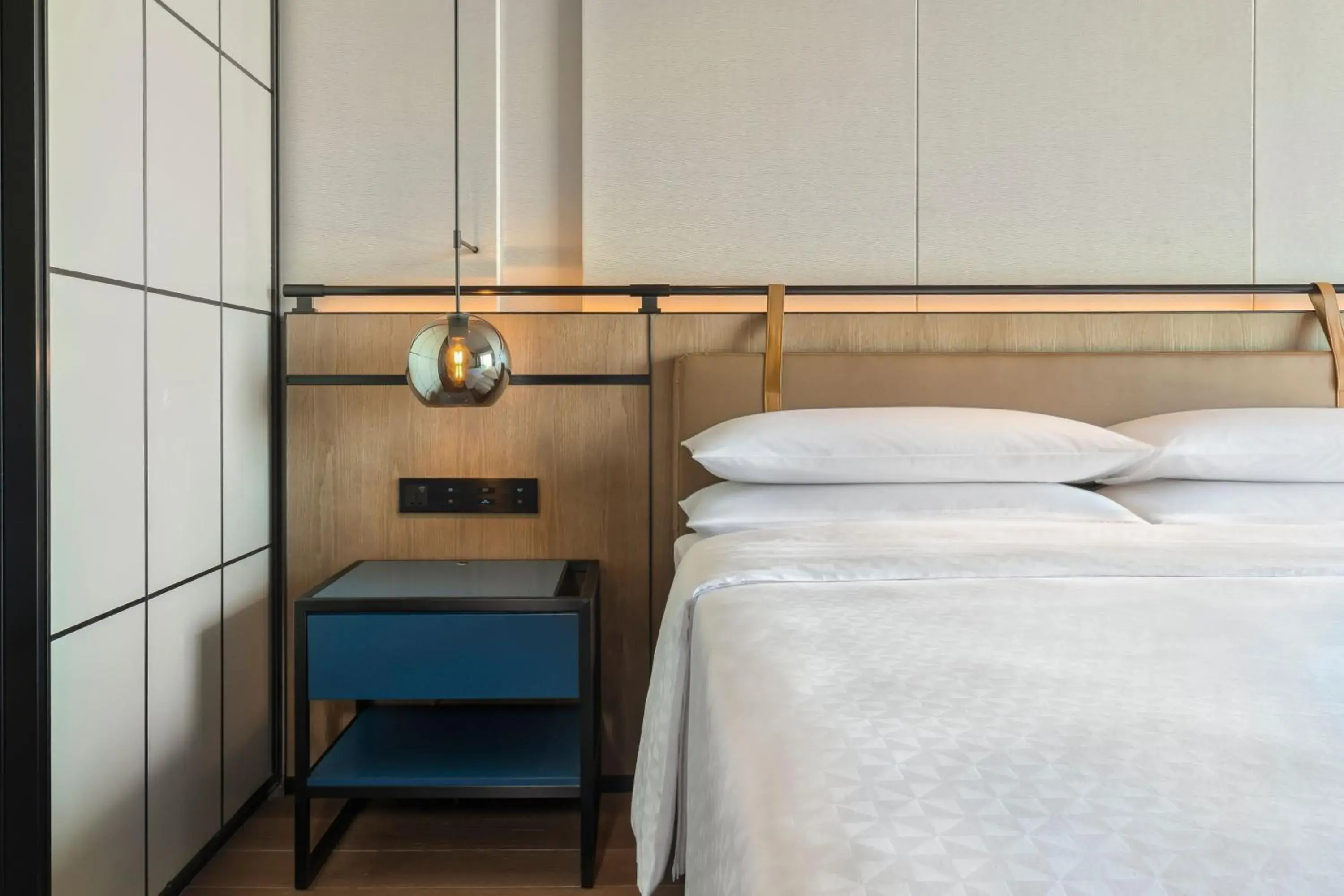 Bedroom, Bed in Four Points by Sheraton Guangzhou, Baiyun