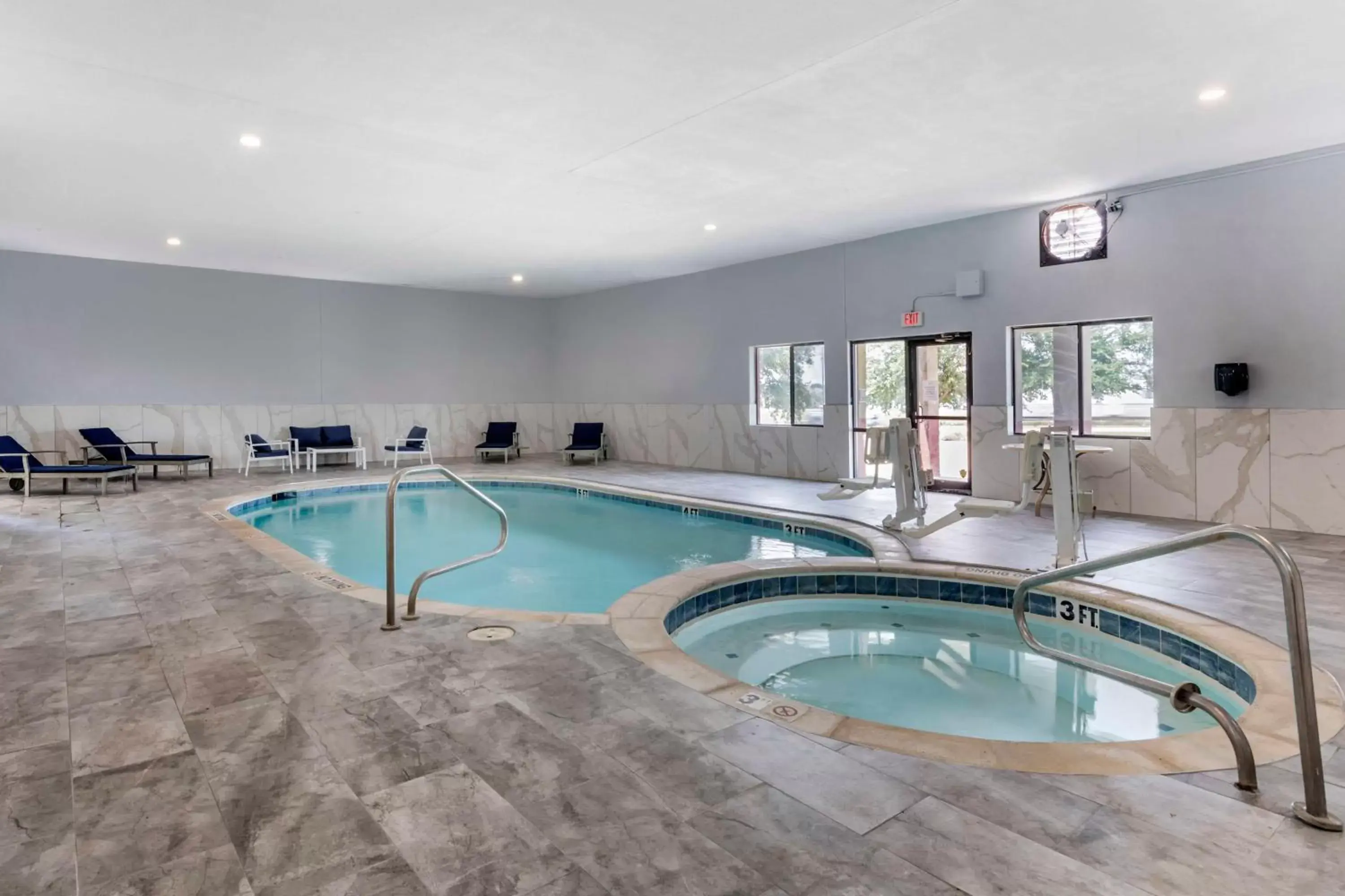 Pool view in Best Western Plus Texoma Hotel & Suites Pool view in Best Western Plus Texoma Hotel & Suites