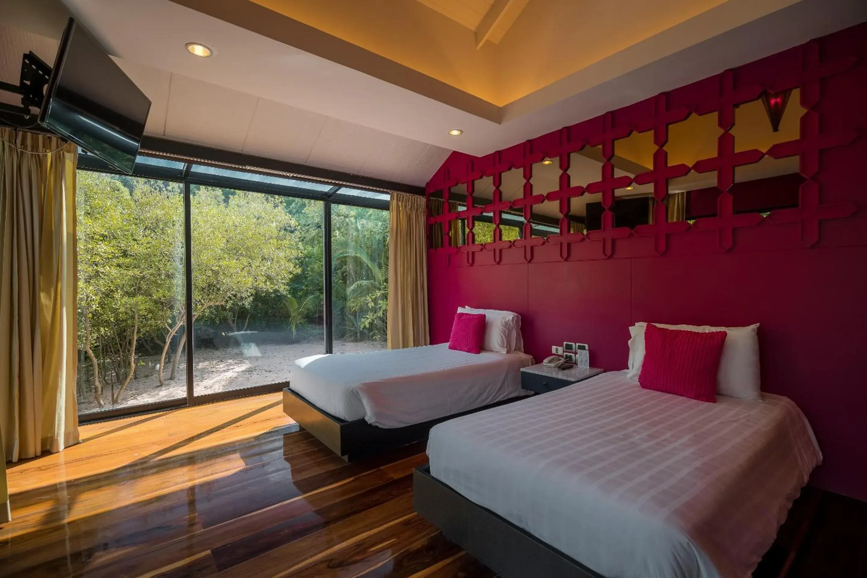 Bedroom, Bed in Way Hotel Pattaya