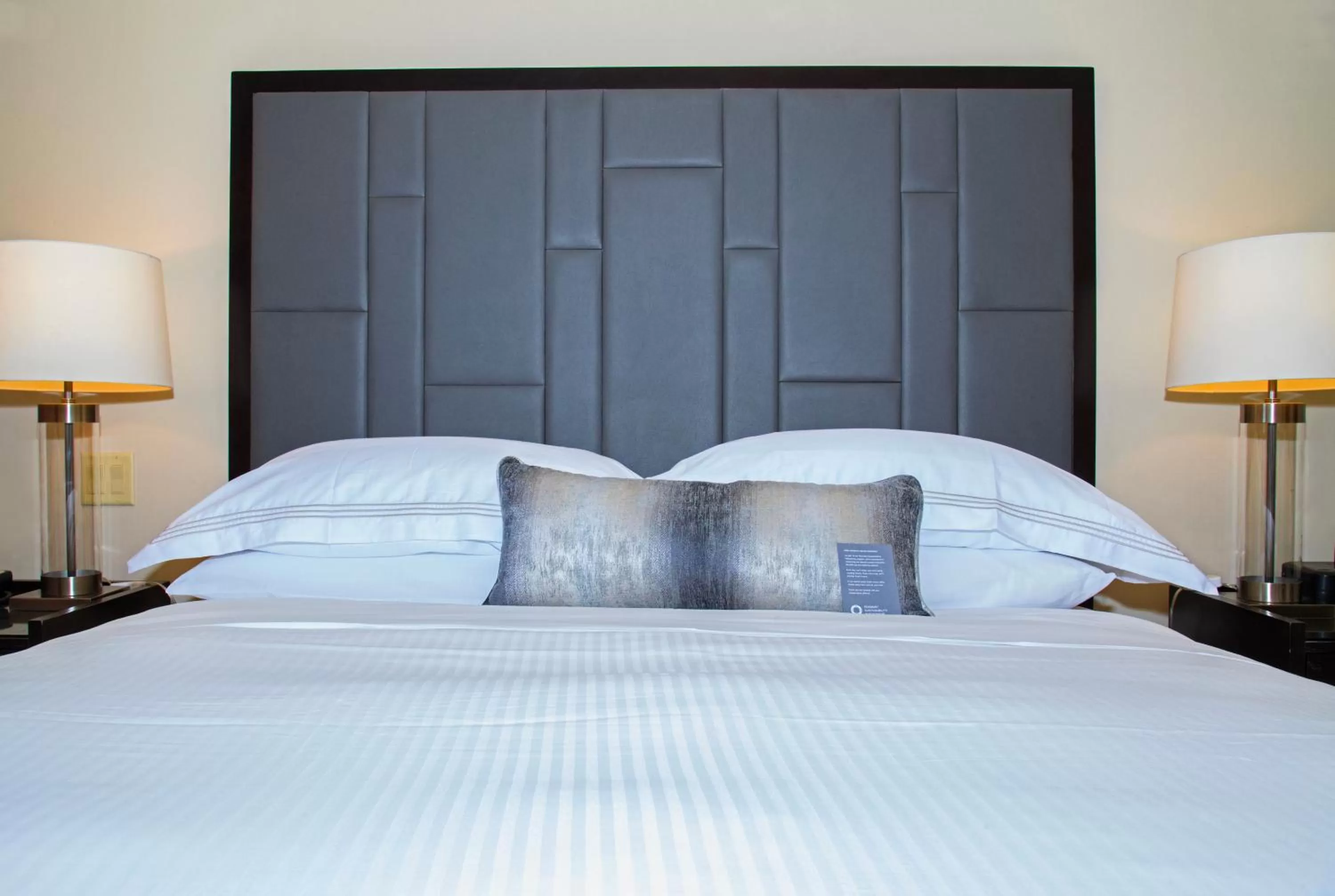 Bed in The Fairmont Heritage Place Ghirardelli Square