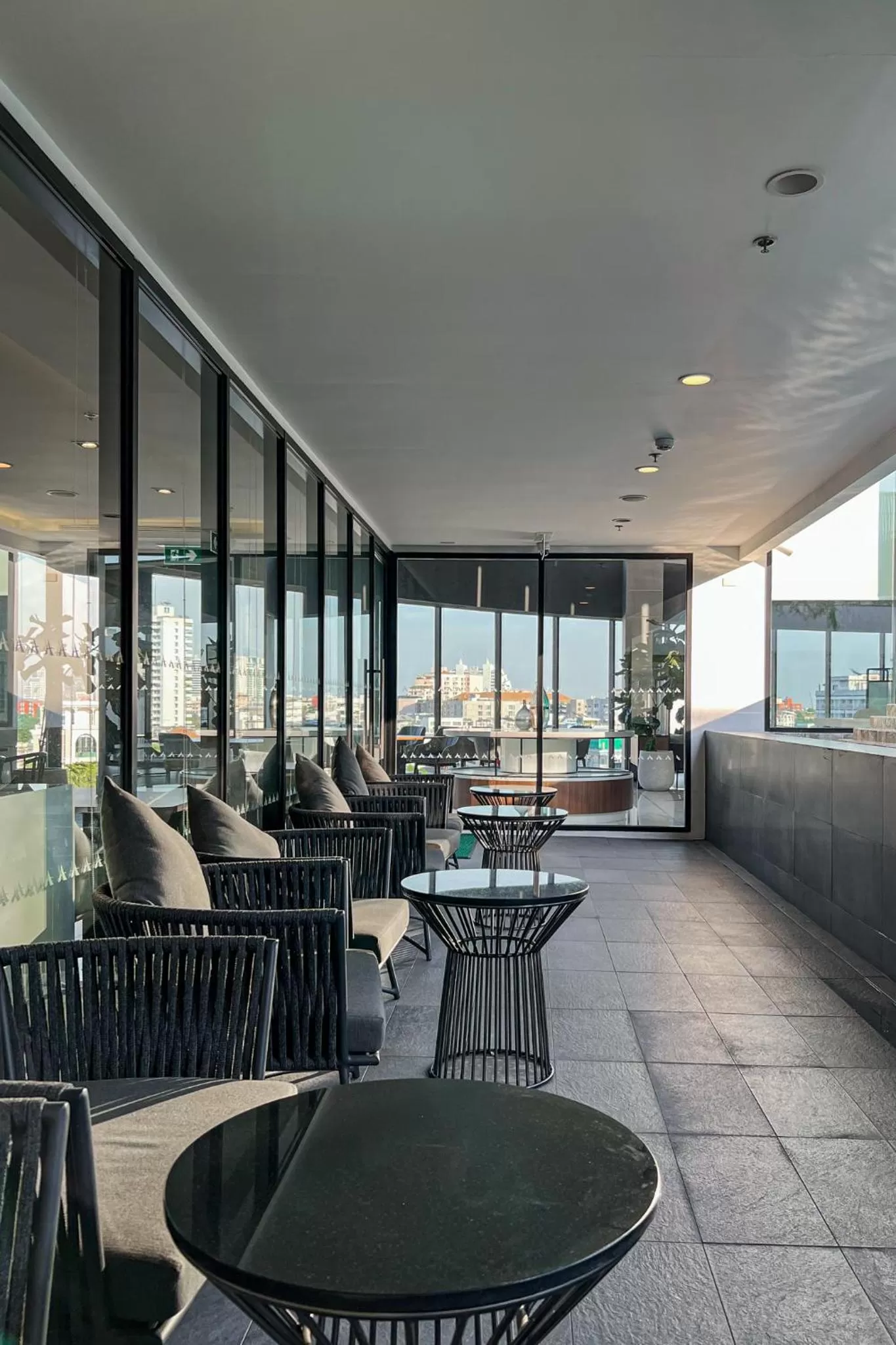 Swimming pool in Amanta Hotel & Residence Sathorn