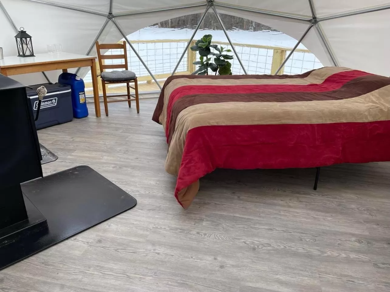 Bed in Laurel River Club Bed & Breakfast or LRCBNB