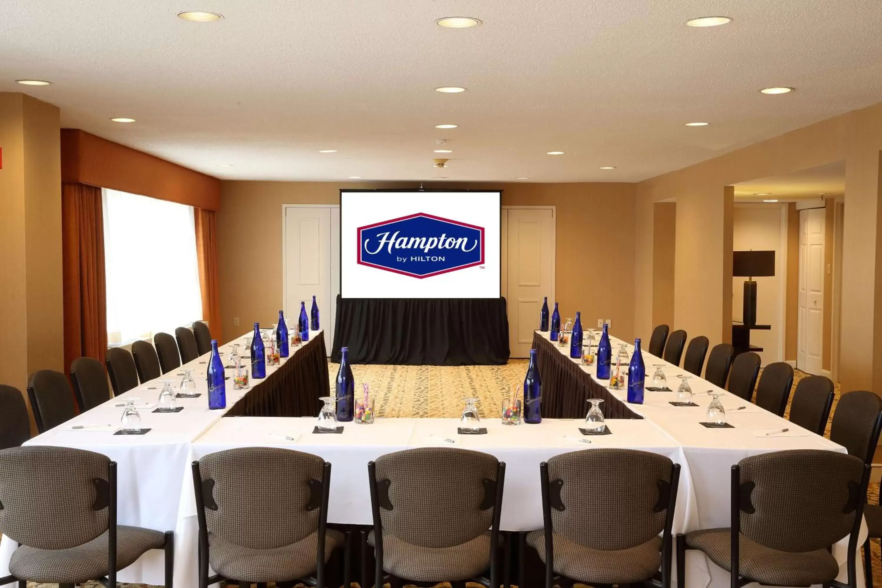 Meeting/conference room in Hampton Inn Boston-Natick