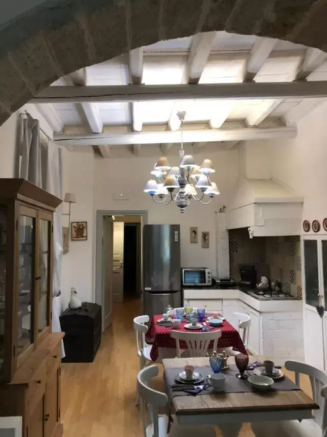 Dining Area in Palazzo Siena De Facendis