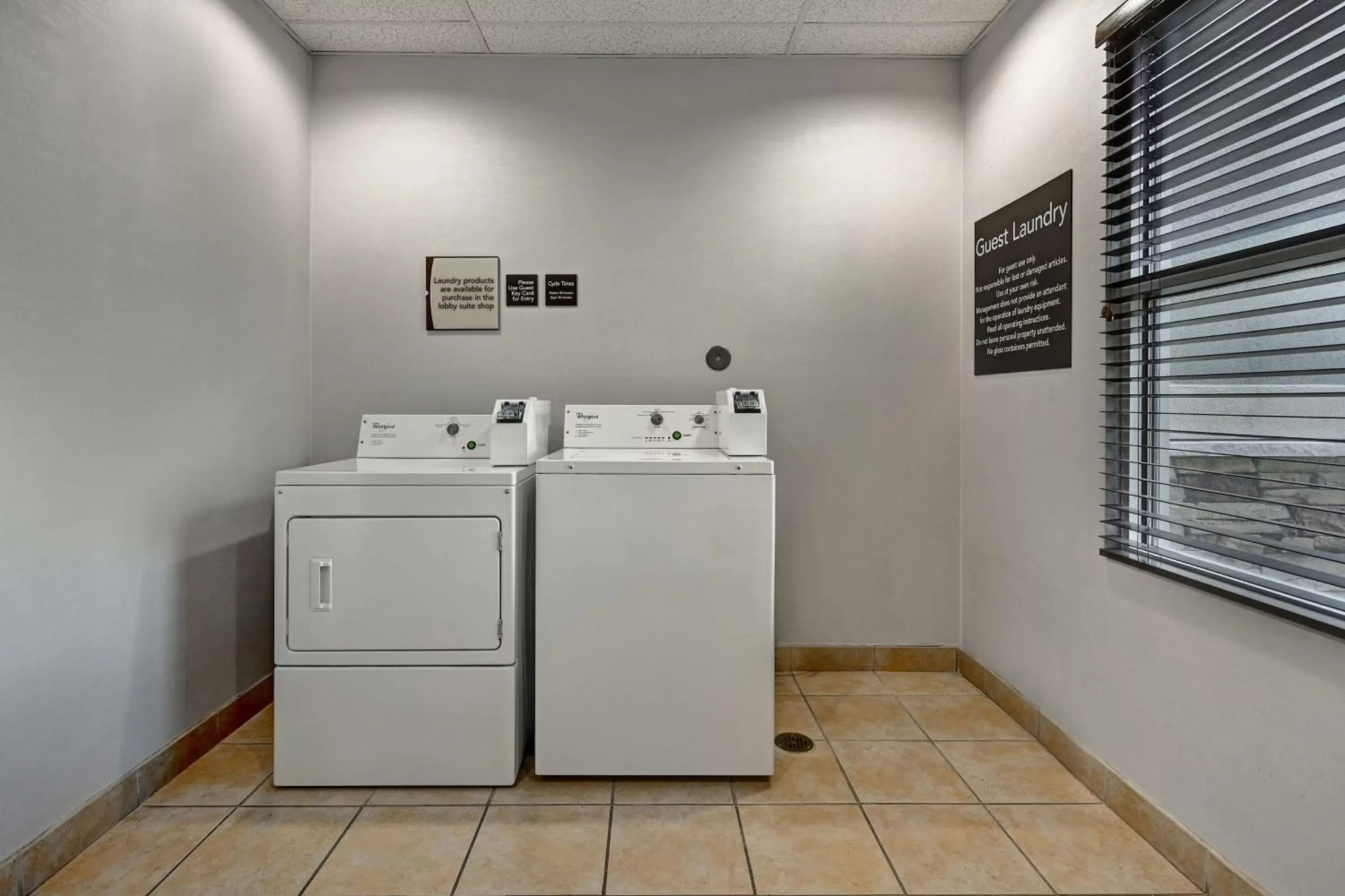 Property building, Kitchen/Kitchenette in Homewood Suites by Hilton Albuquerque Airport