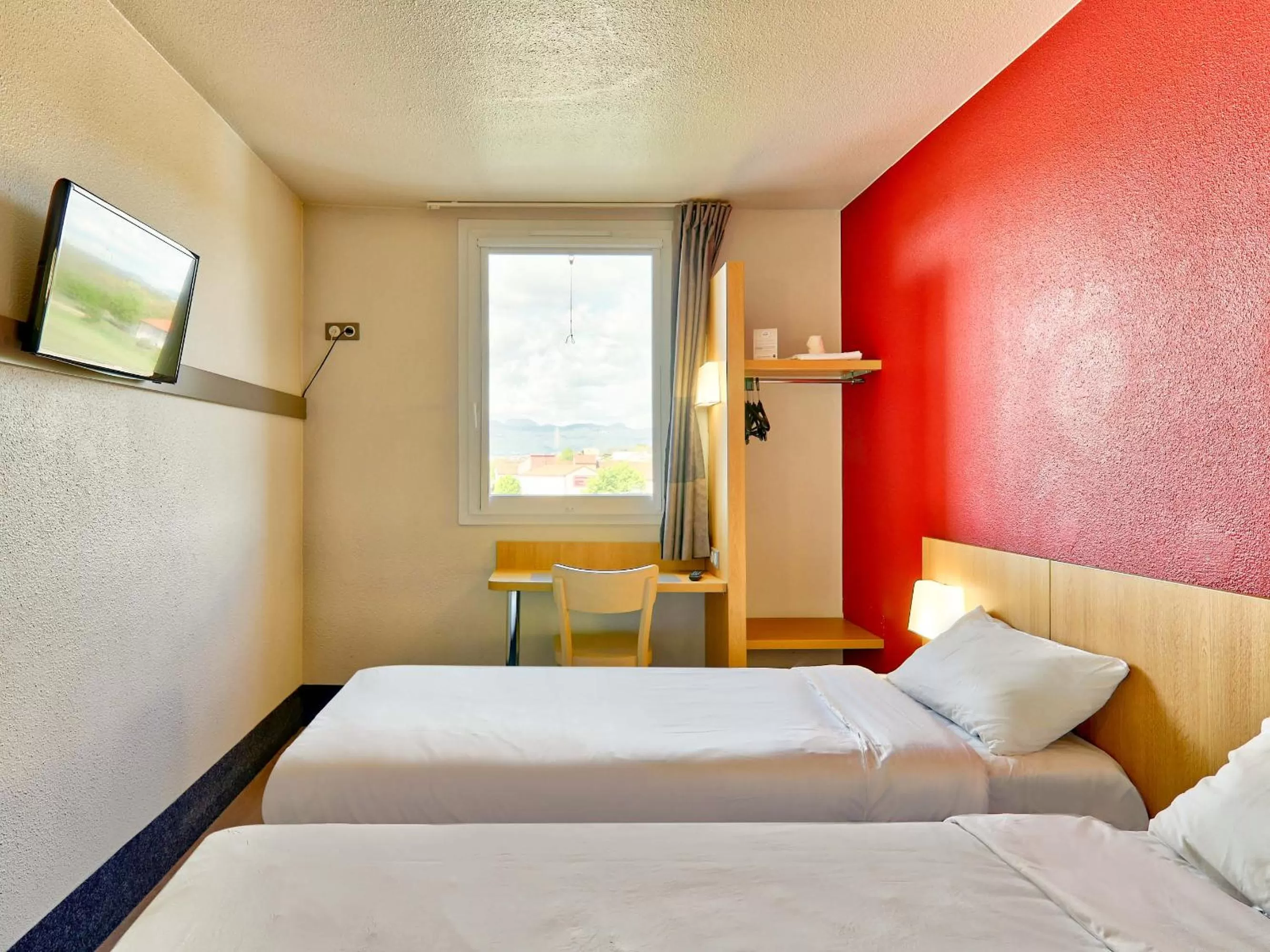 Bedroom, Bed in B&B HOTEL Clermont-Ferrand Gerzat