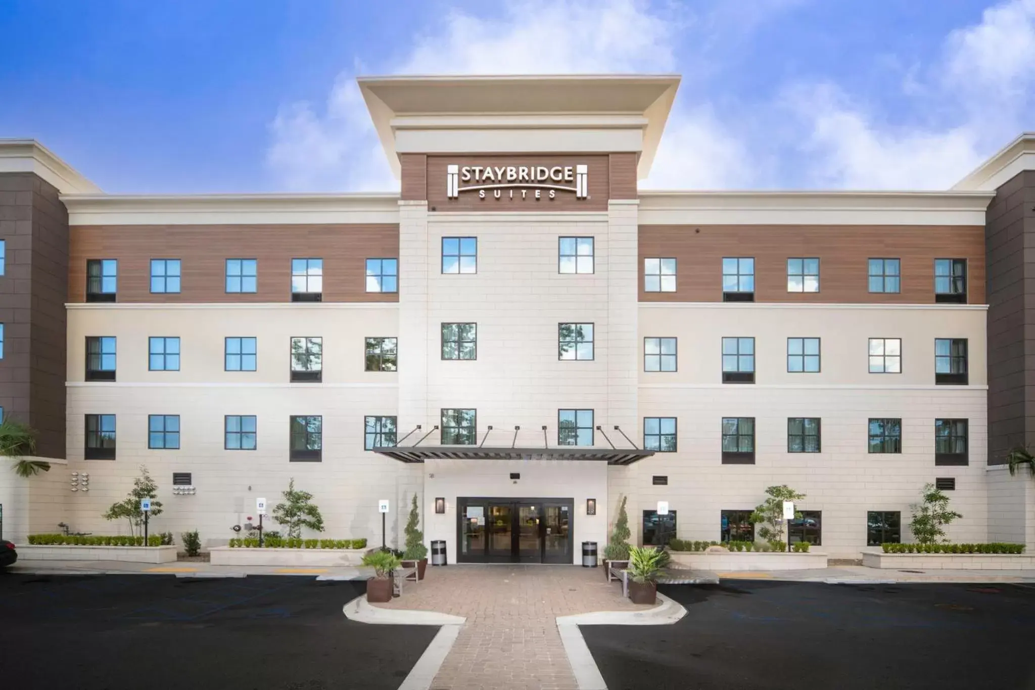 Property building in Staybridge Suites - Summerville by IHG Property building in Staybridge Suites - Summerville by IHG
