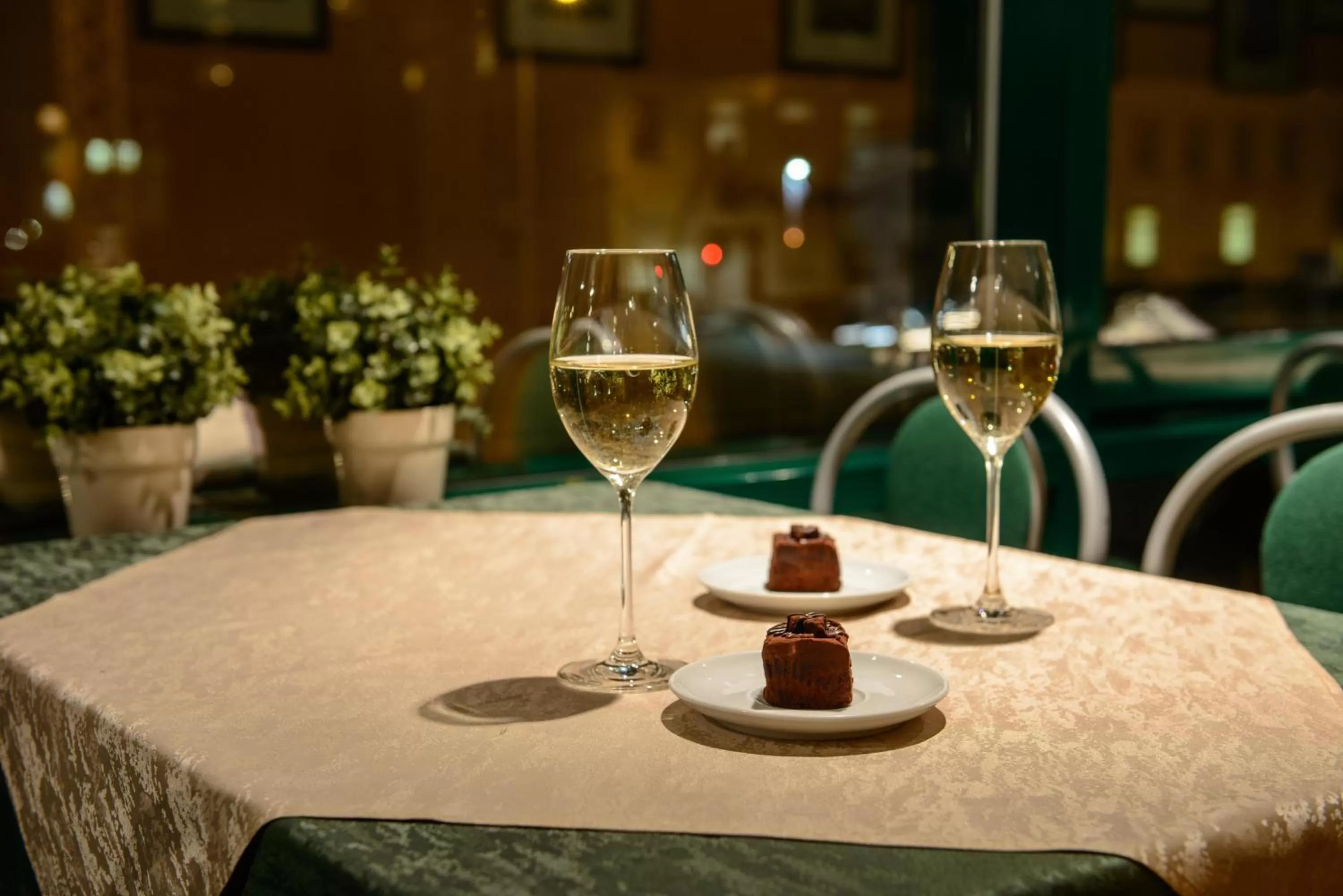 Restaurant/places to eat in Hotel Zemaites