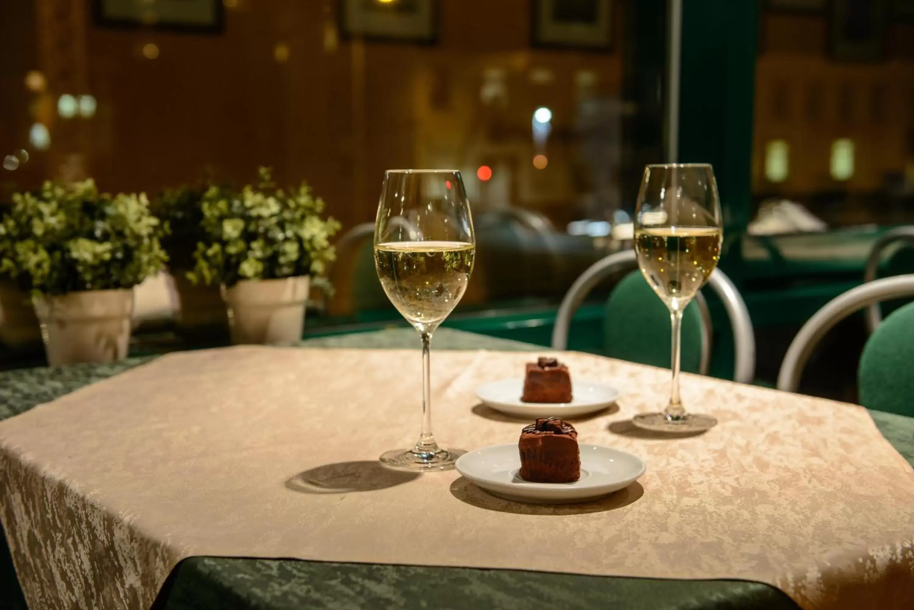 Restaurant/places to eat in Hotel Zemaites Restaurant/places to eat in Hotel Zemaites