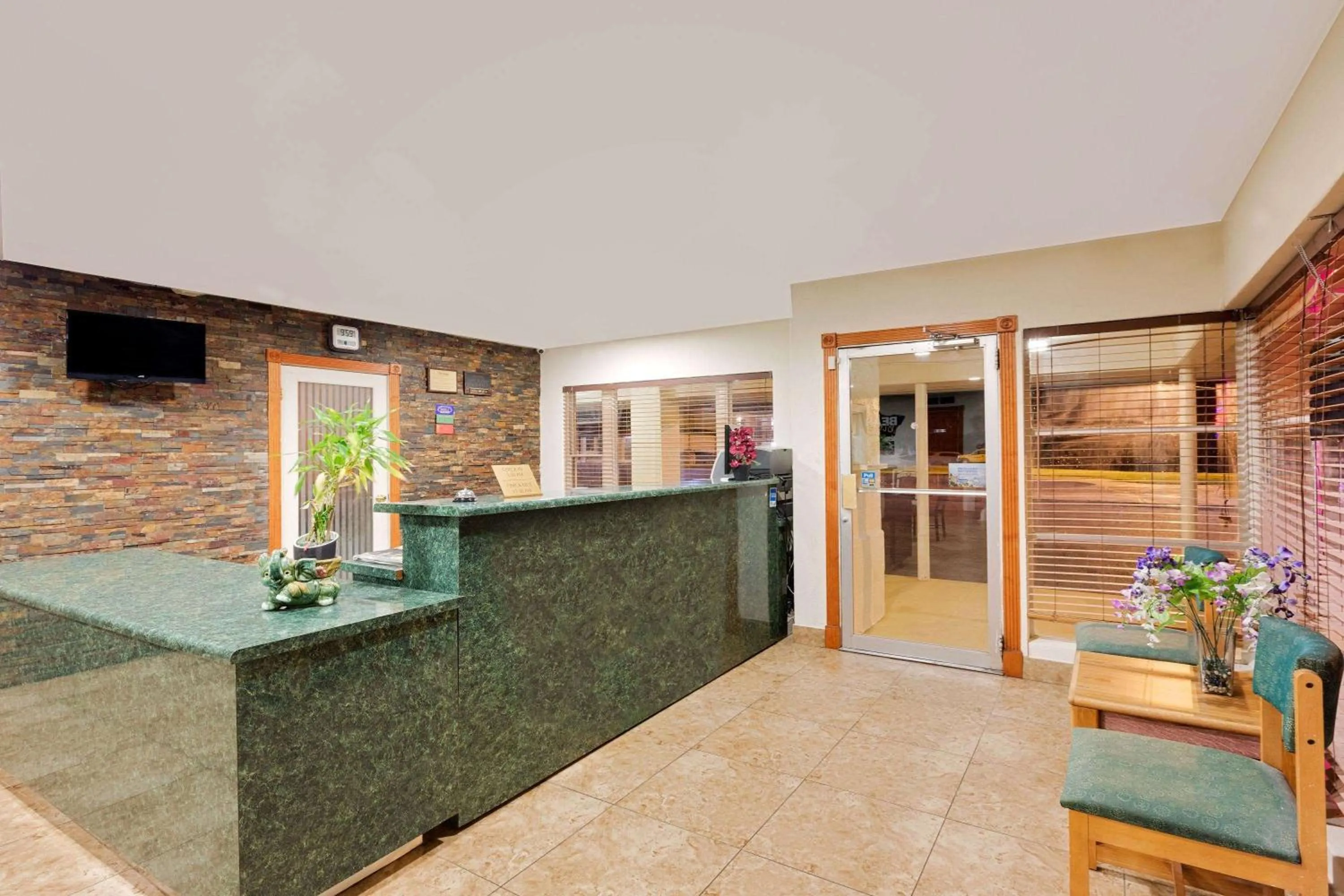 Lobby or reception in Travelodge by Wyndham Ozona