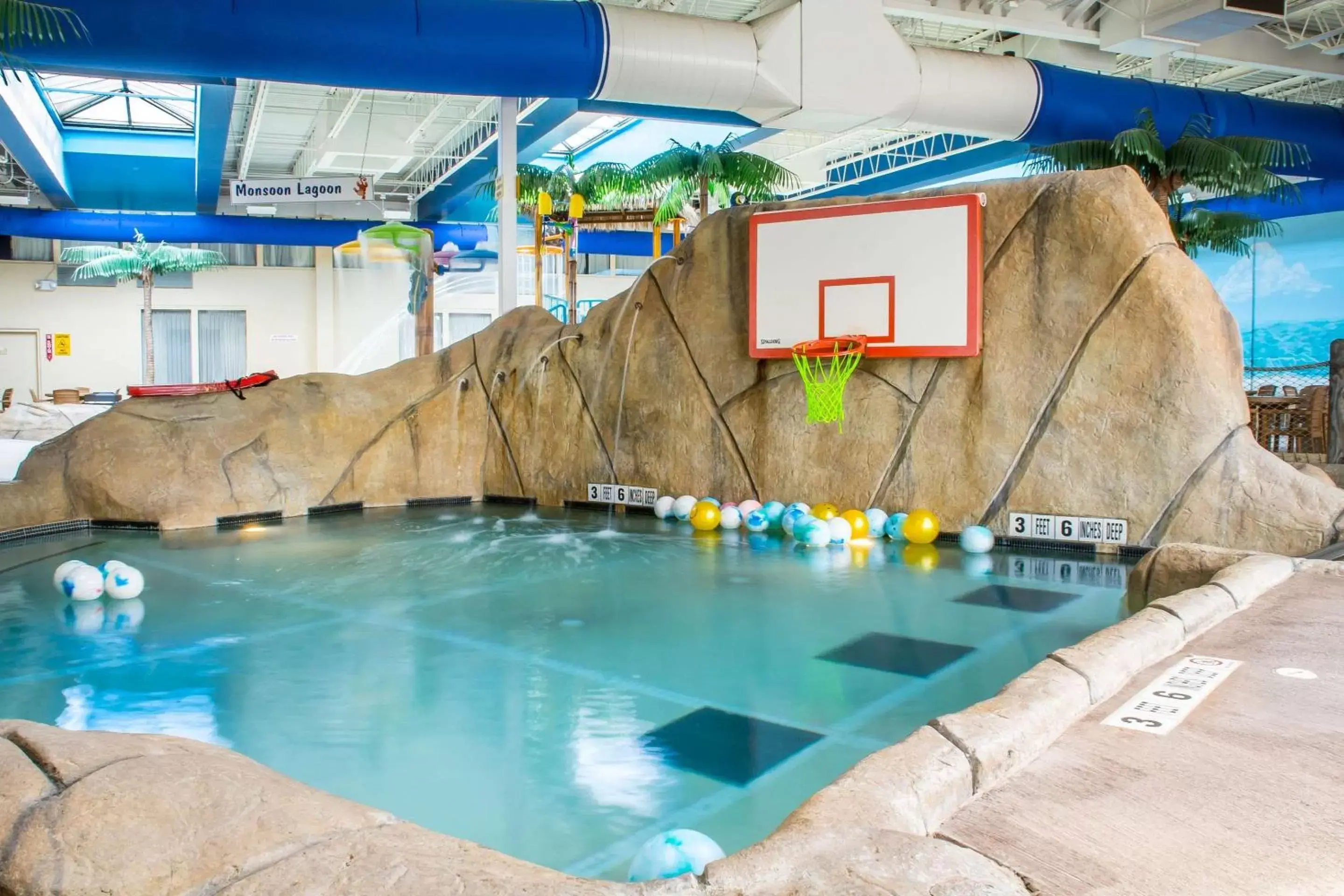 On site, Swimming Pool in Quality Inn & Suites Palm Island Indoor Waterpark