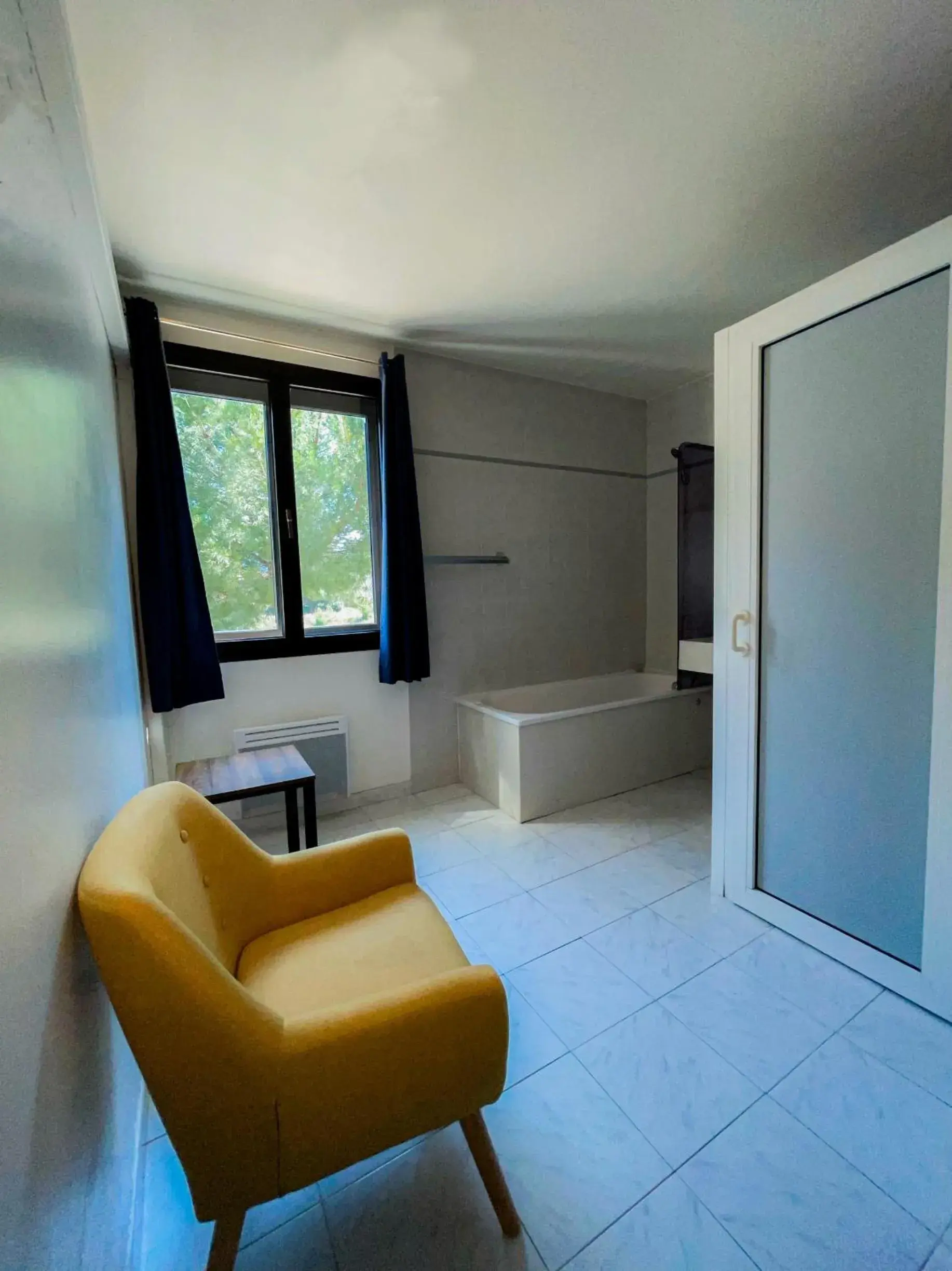 LOGIS HOTEL & RESTAURANT L'ETAPE Bouc Bel Air - Gardanne LOGIS HOTEL & RESTAURANT L'ETAPE Bouc Bel Air - Gardanne