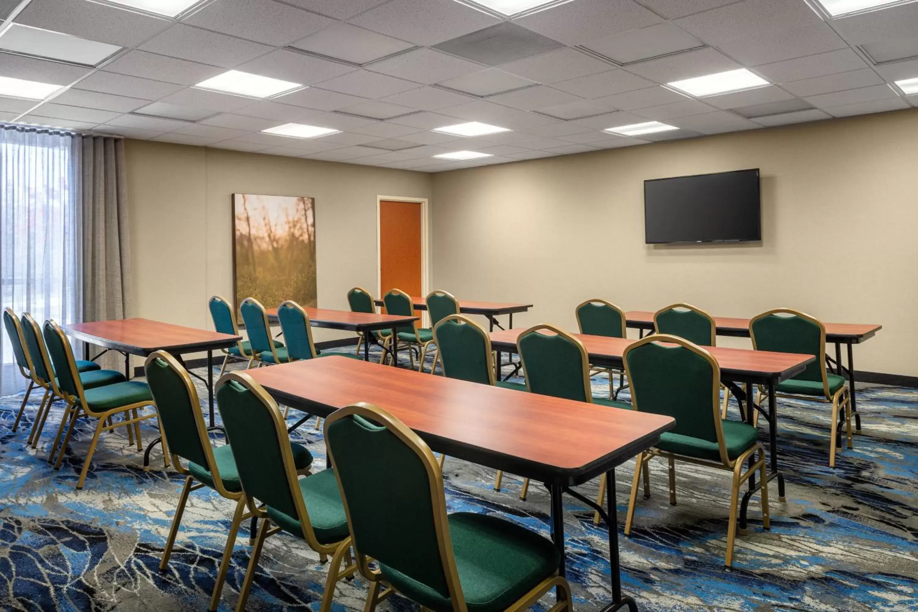 Meeting/conference room in Fairfield Inn & Suites by Marriott Visalia Tulare