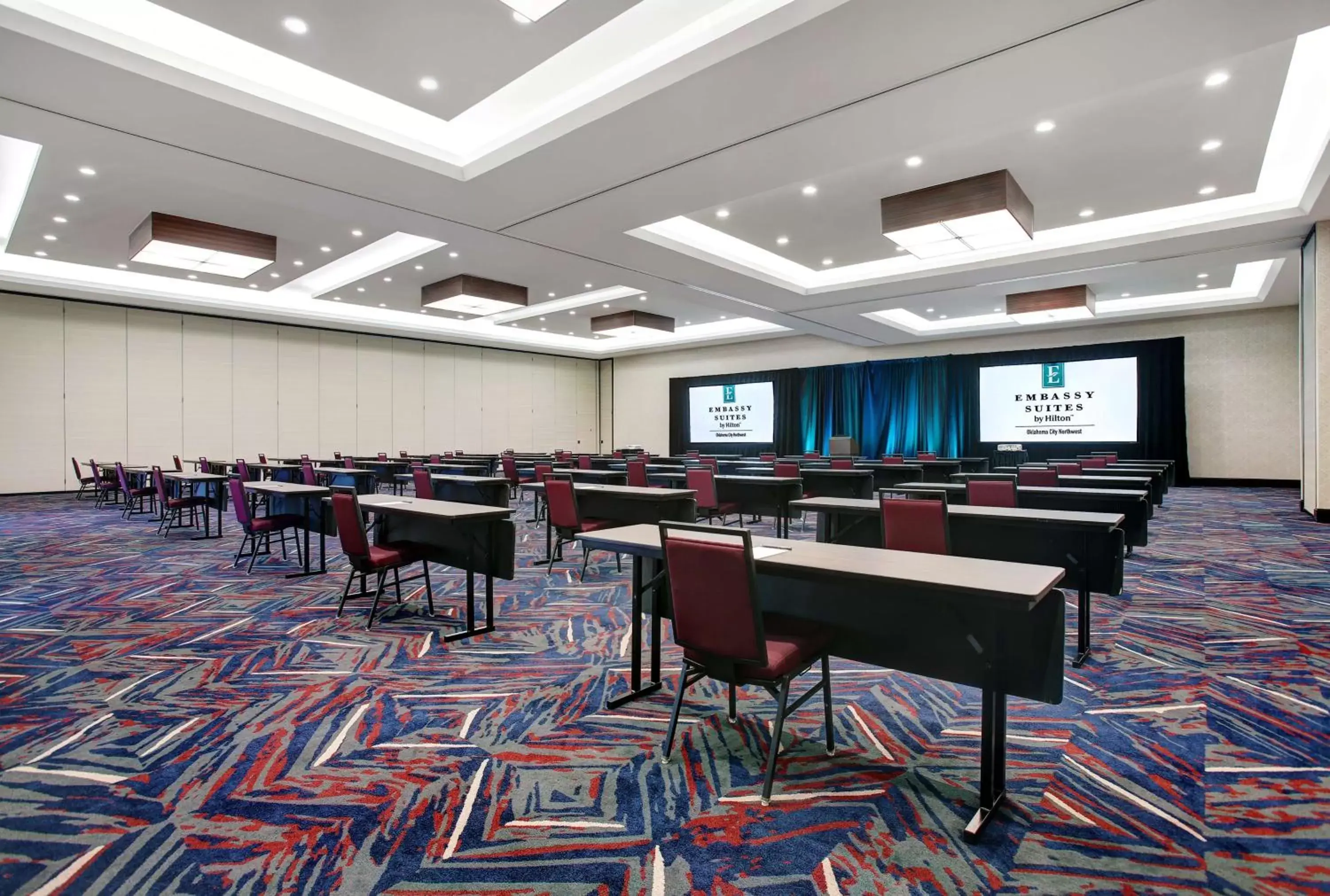 Meeting/conference room, Restaurant/Places to Eat in Embassy Suites By Hilton Oklahoma City Northwest
