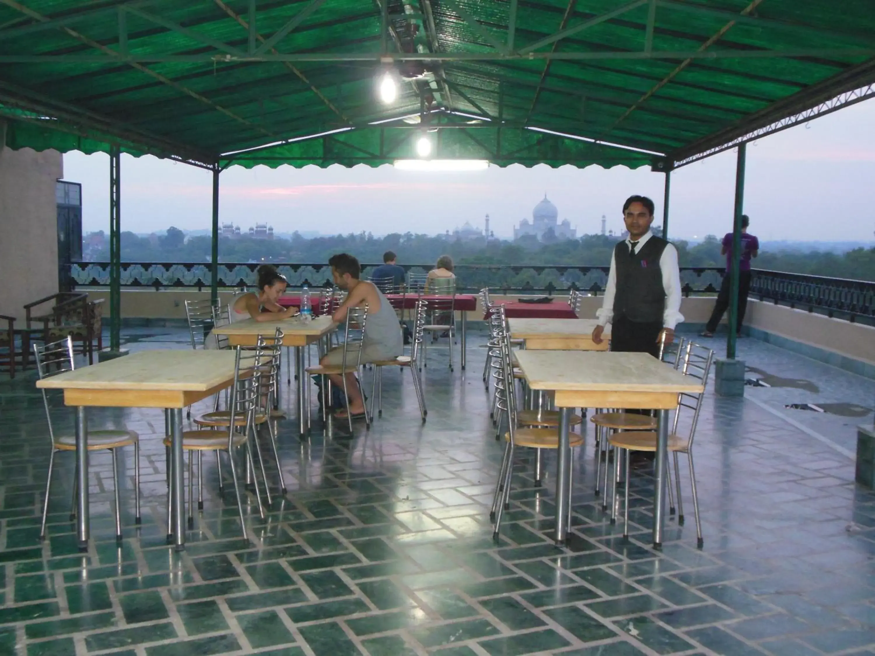 Dining area, Restaurant/Places to Eat in Hotel Taj Plaza, VIP Road, Agra