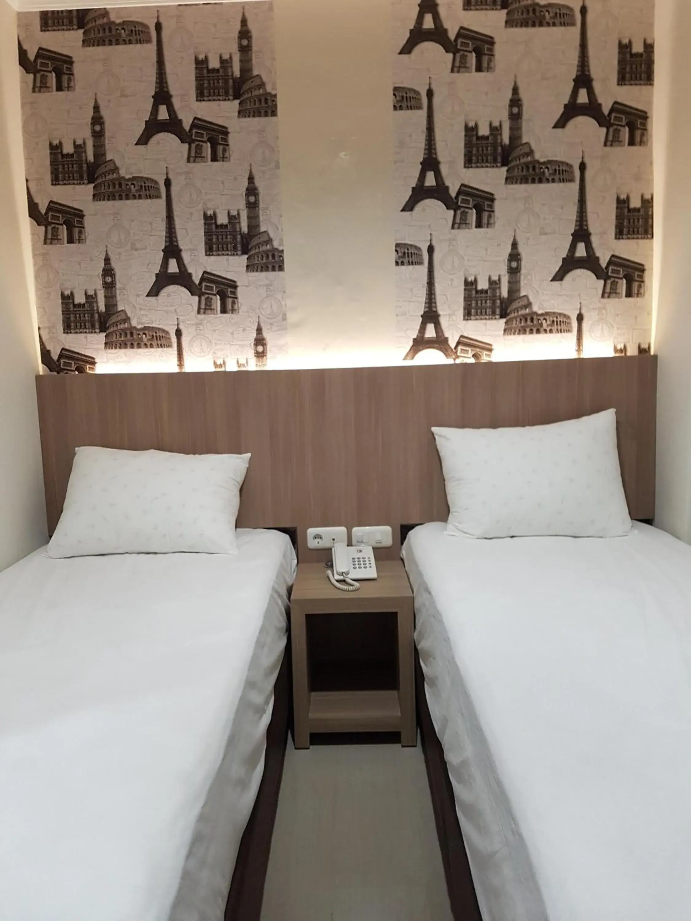 Bed in Ethan Hotel Jakarta