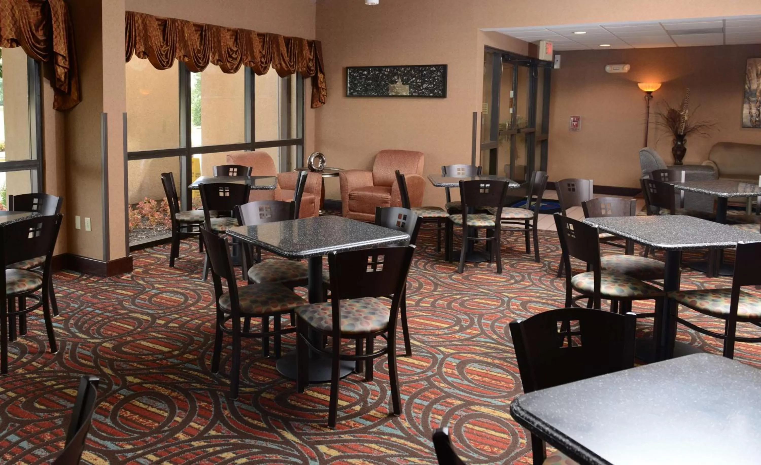 Restaurant/places to eat in SureStay Hotel by Best Western Robinsonville Tunica