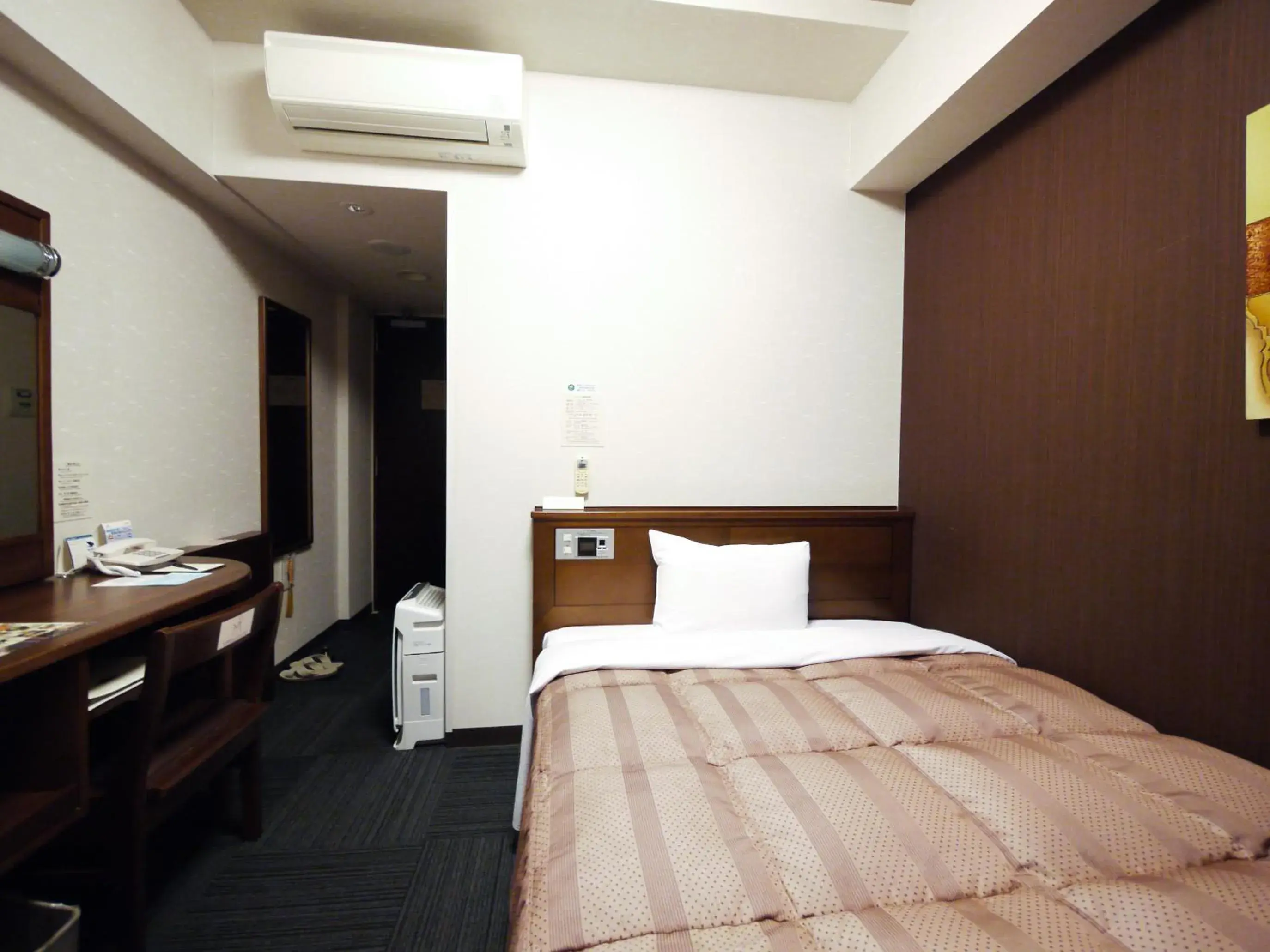 Bed in Hotel Route Inn Yaizu Inter