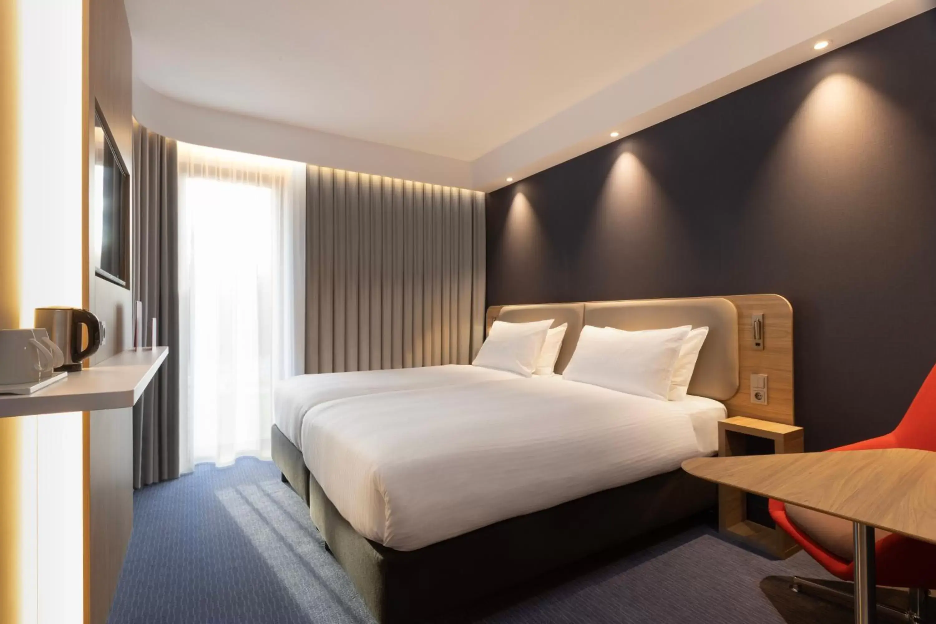 Bedroom, Bed in Holiday Inn Express & Suites - Deventer, an IHG Hotel