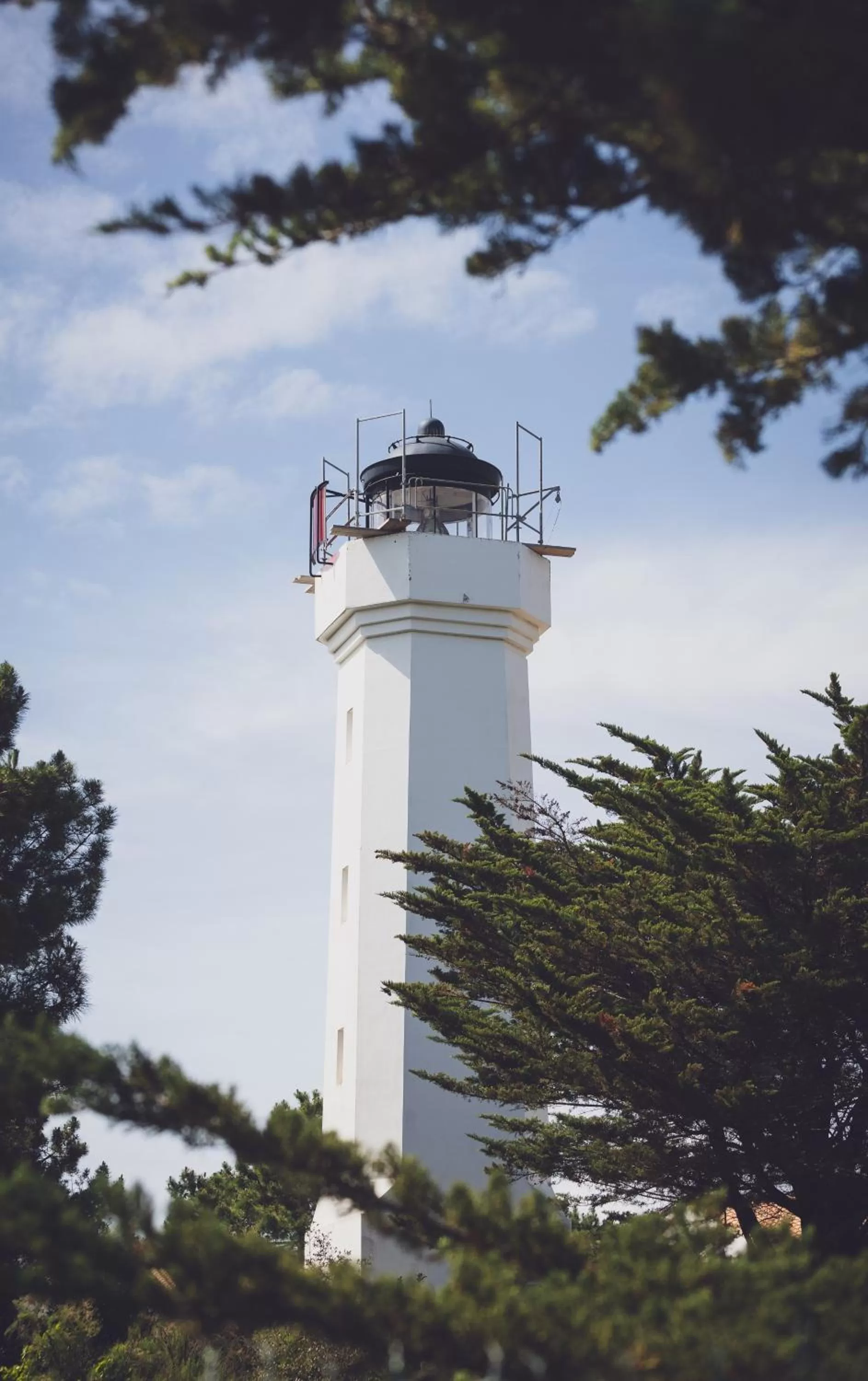 Nearby landmark in La Côte de Lumière