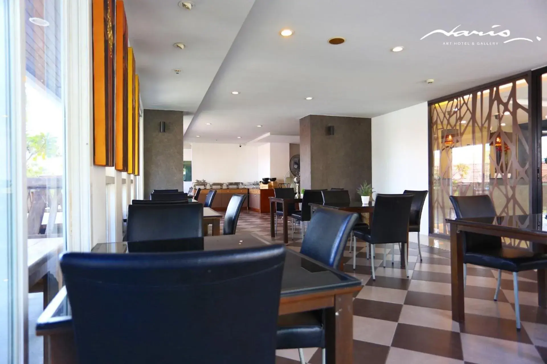 Restaurant/Places to Eat in Naris Art Hotel