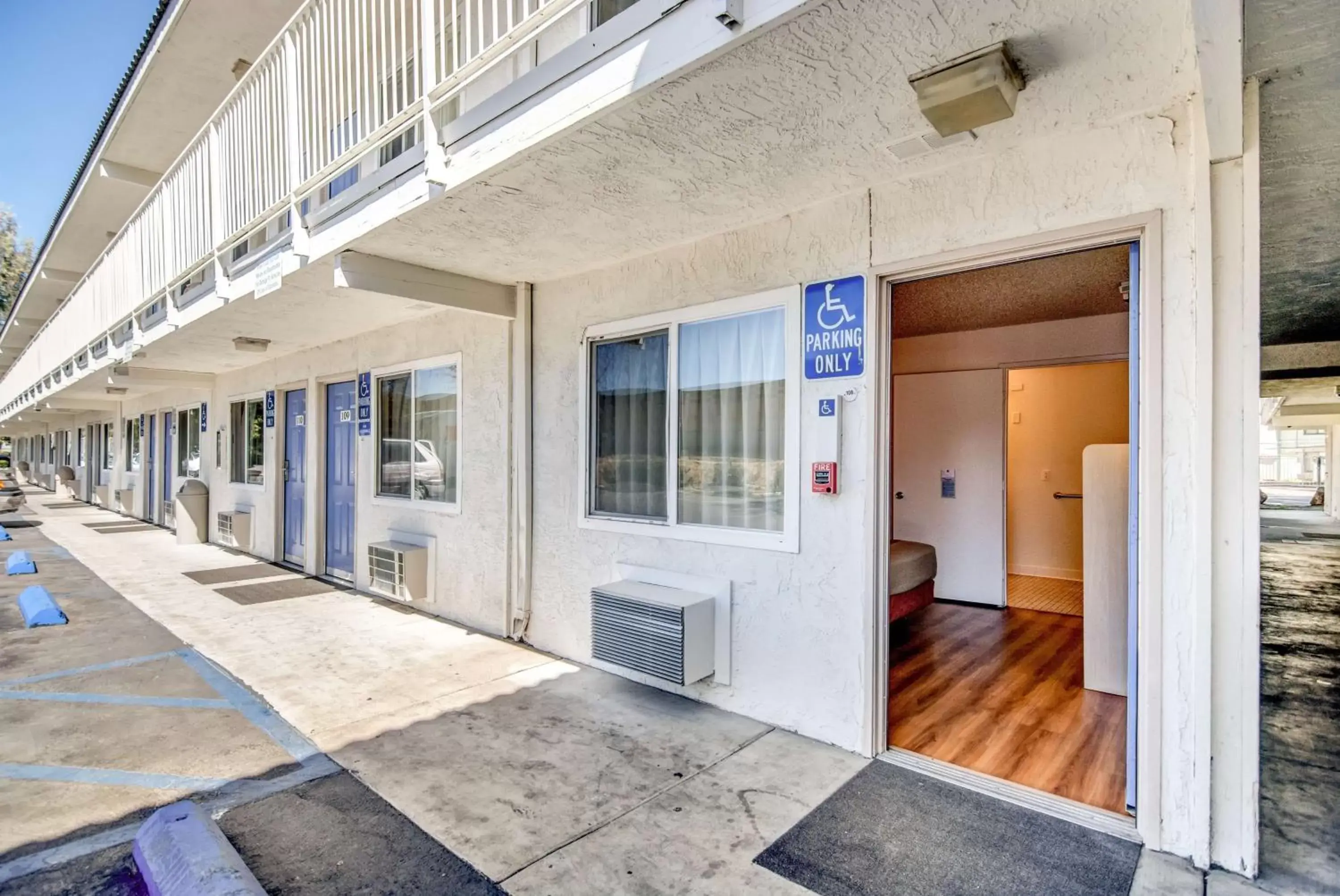 Property building, Facade/Entrance in Motel 6-Stockton, CA - North