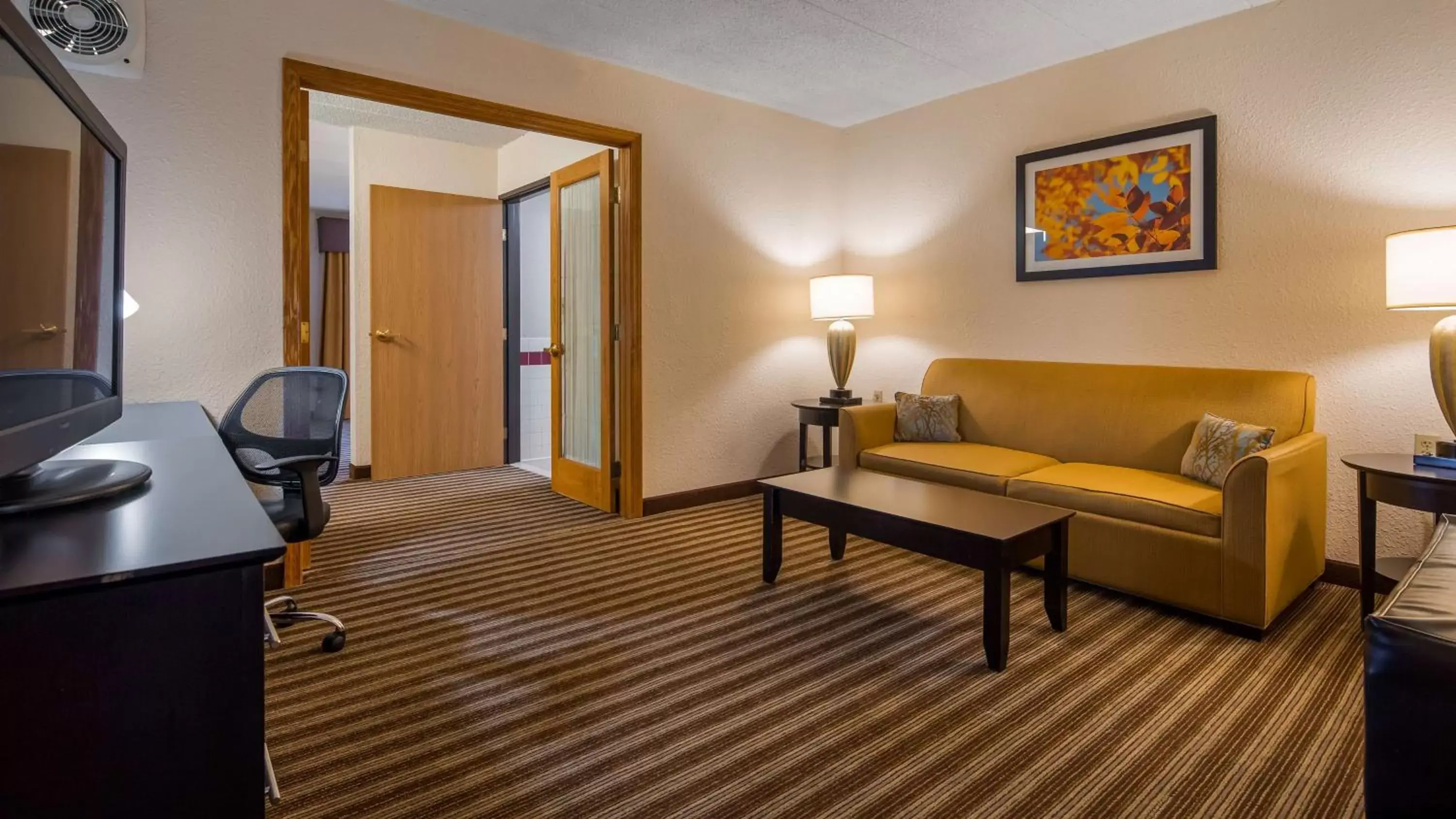 Photo of the whole room, Seating Area in Best Western Plus Newark/Christiana Inn